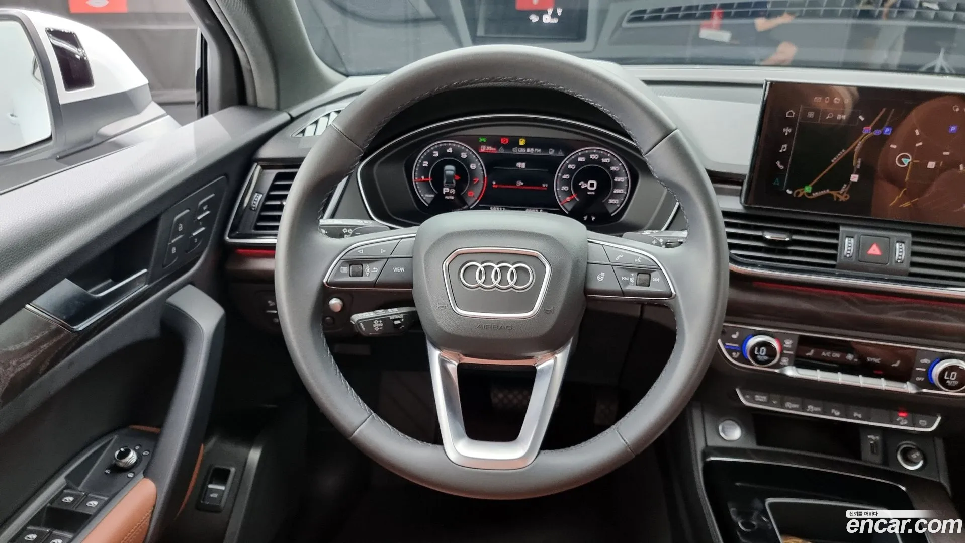 Audi Q5 2023 — фото 2