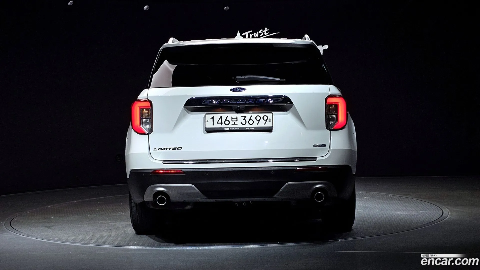 Ford Explorer 2020 — фото 1