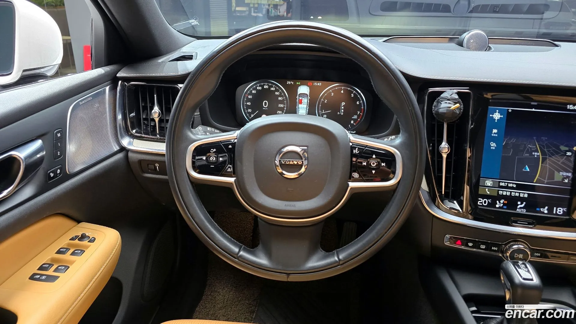 Volvo V60 Cross Country 2020 — фото 2