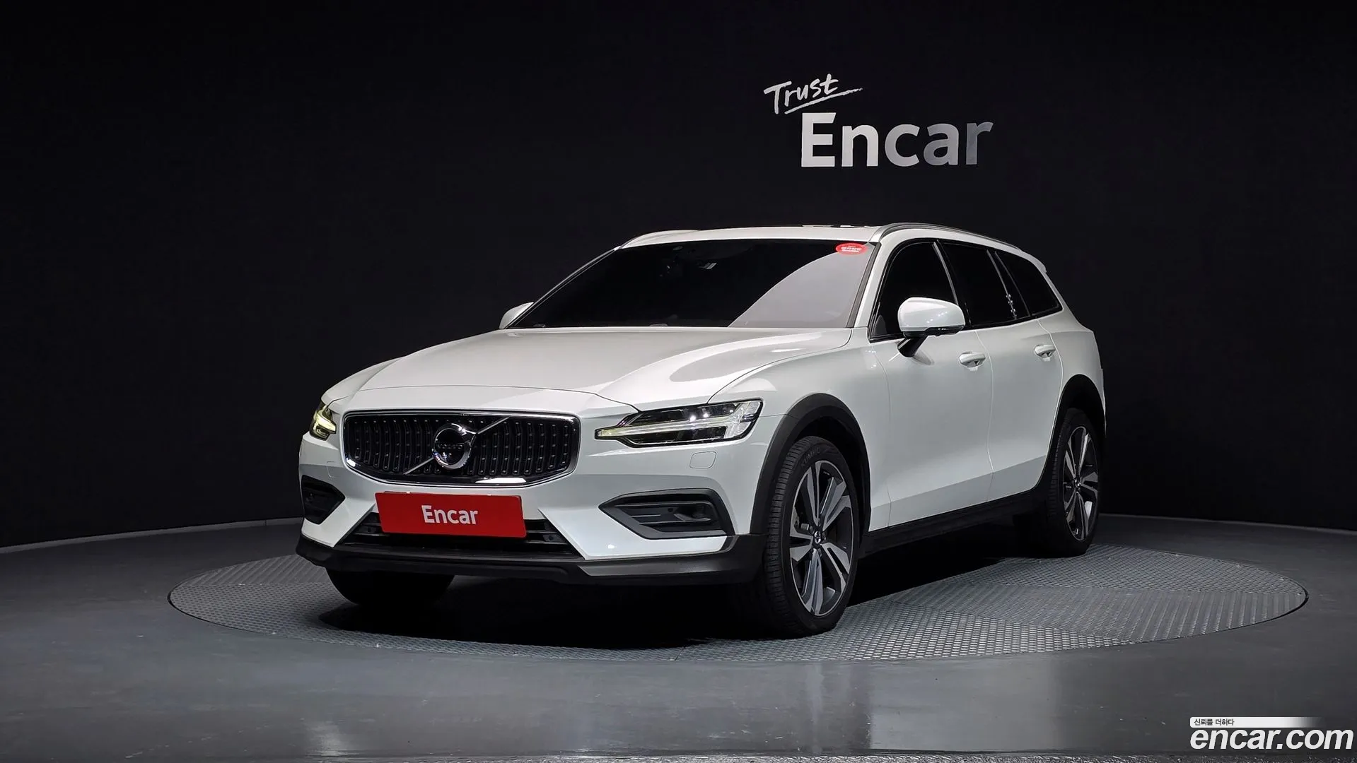 Volvo V60 Cross Country 2020 — фото 3