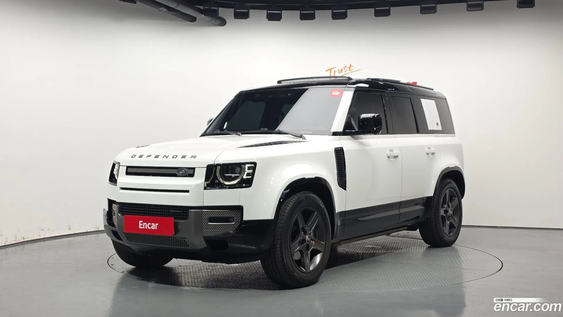 Land Rover Defender 2023 — фото 3