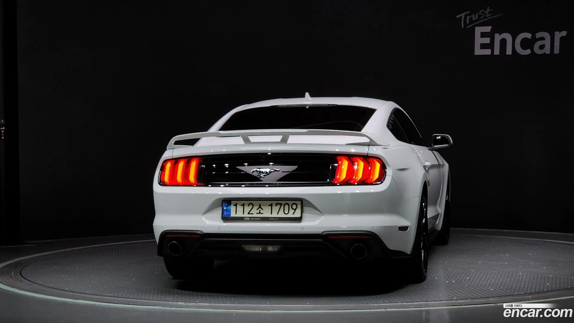 Ford Mustang 2021 — фото 5