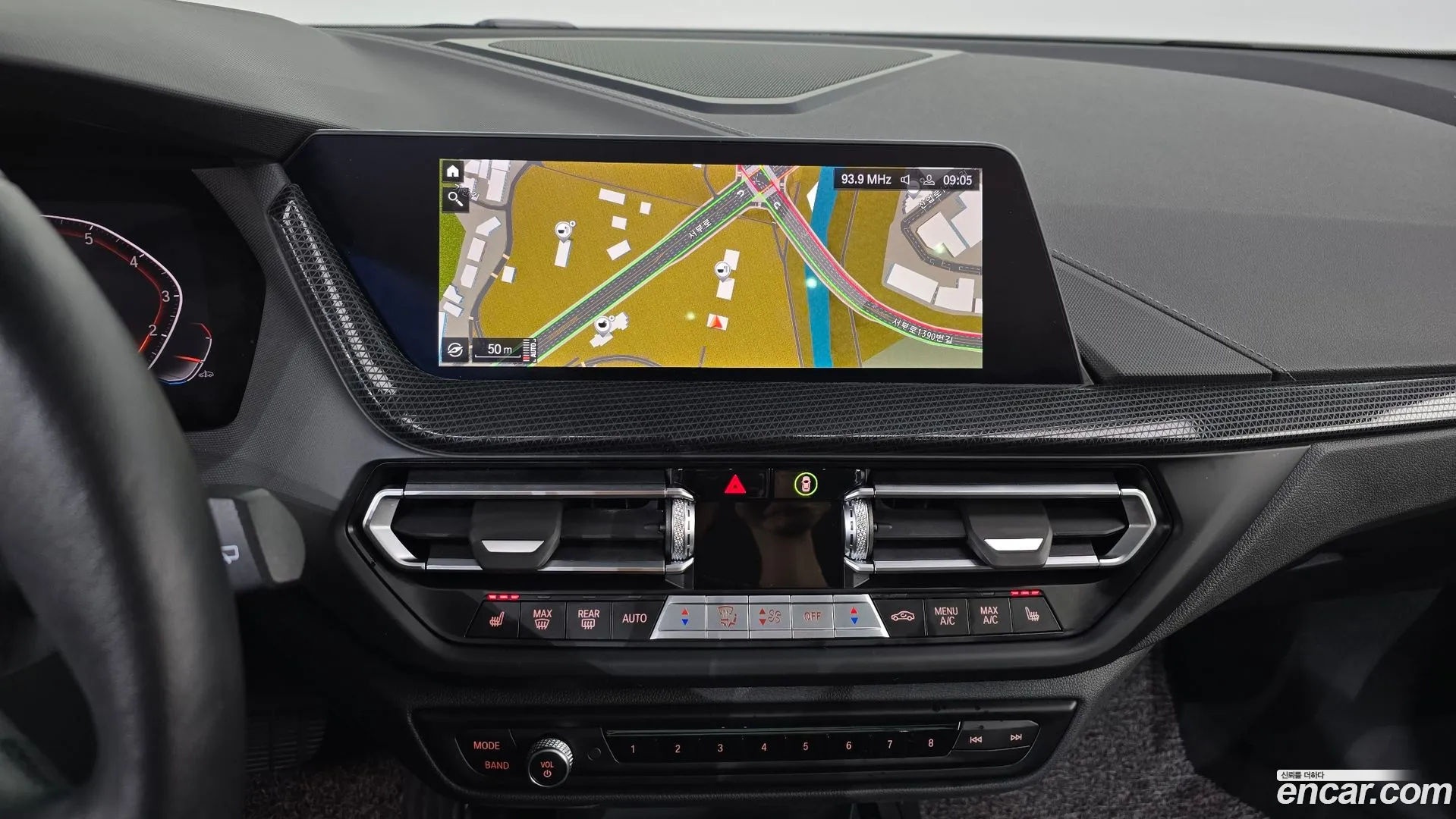 BMW 120i 2023 — фото 2