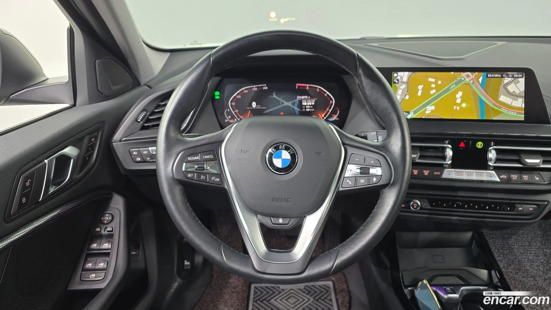 BMW 120i 2023 — фото 5