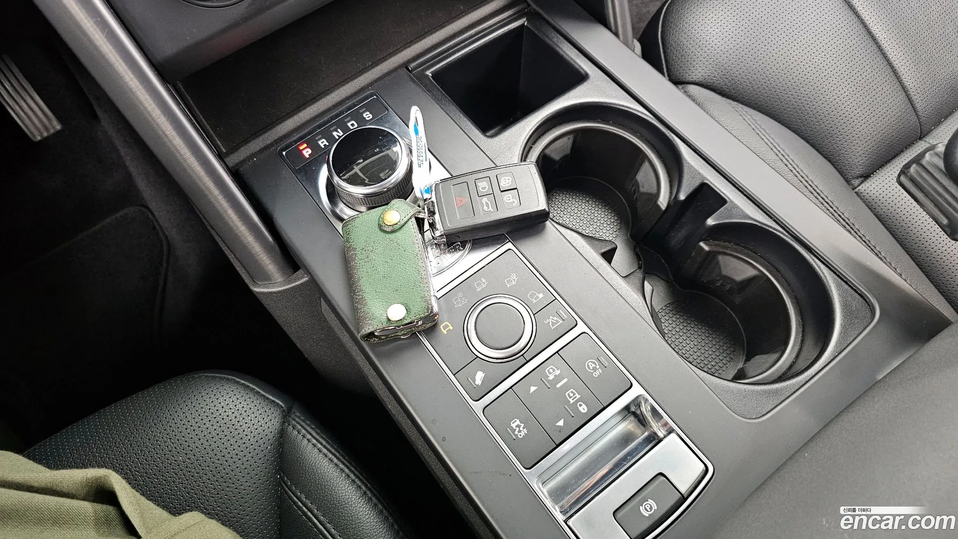 Land Rover Discovery 2020 — фото 2