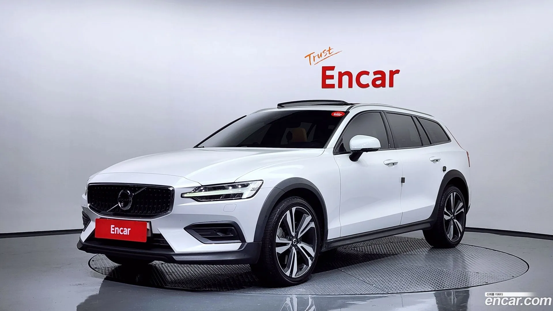 Volvo V60 Cross Country 2020 — фото 3