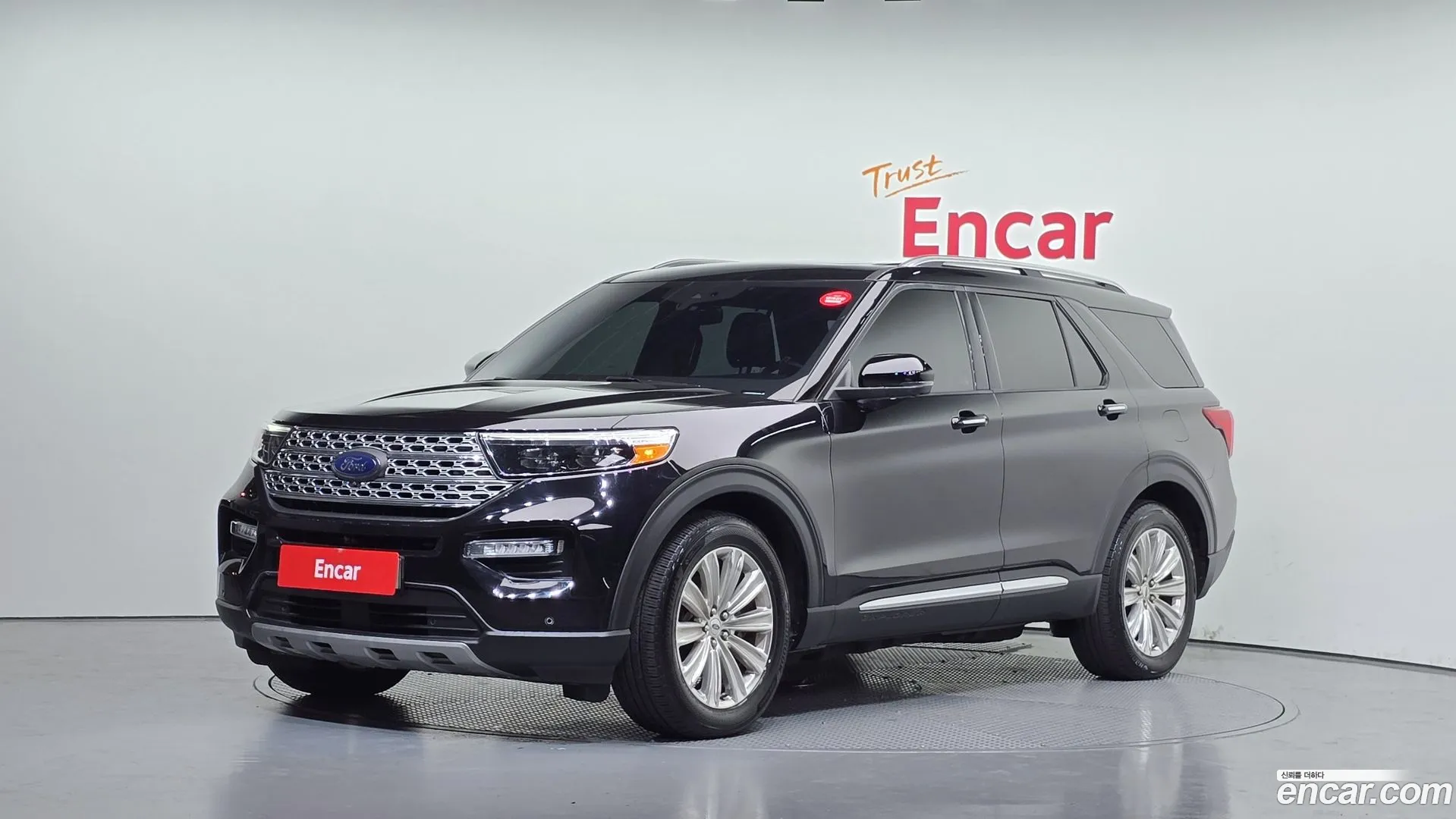 Ford Explorer 2021 — фото 1