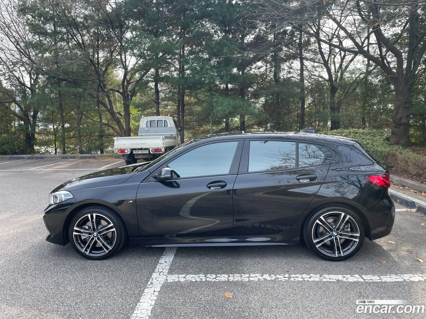 BMW 120i 2024 — фото 2