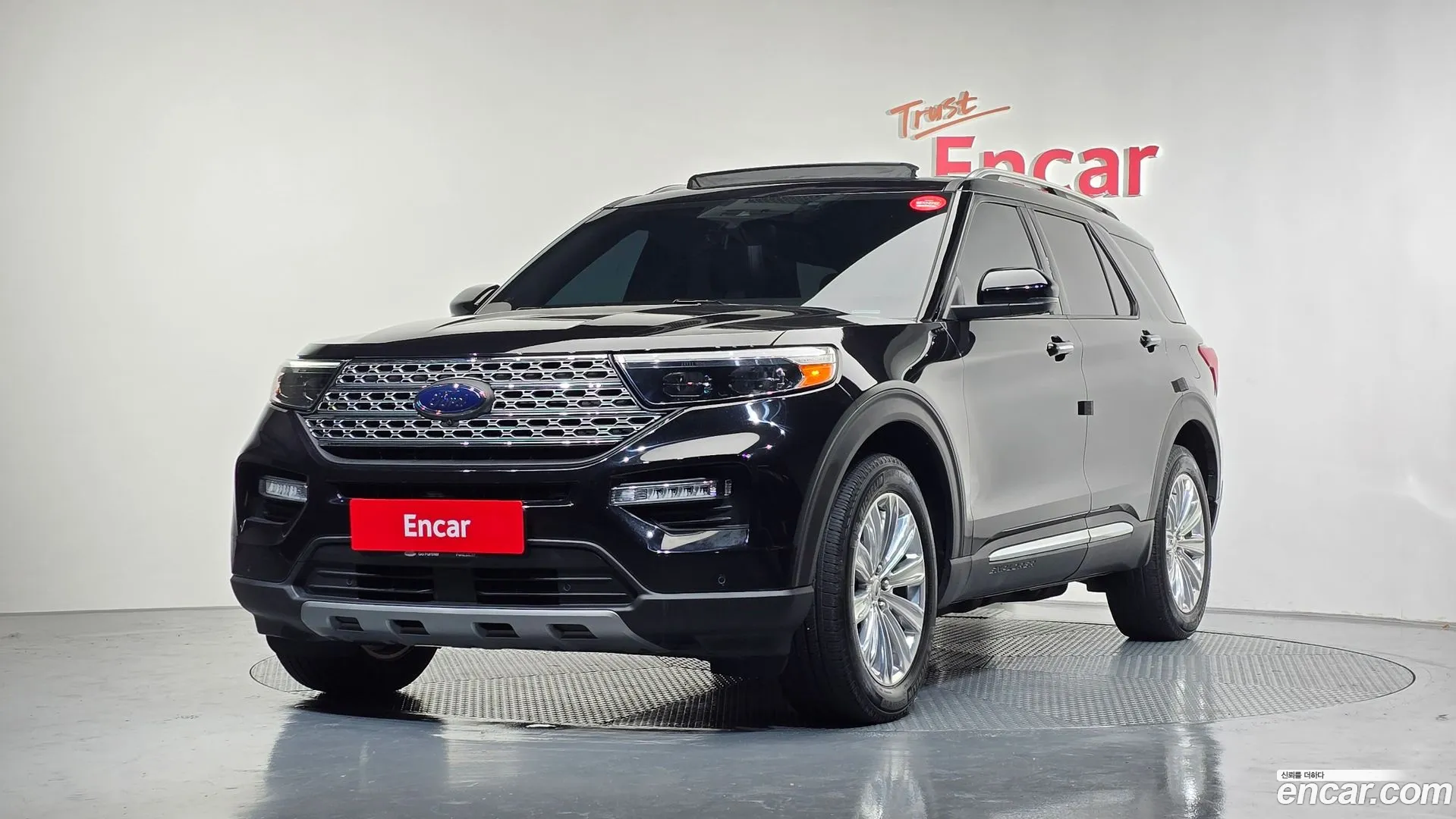 Ford Explorer 2020 — фото 1