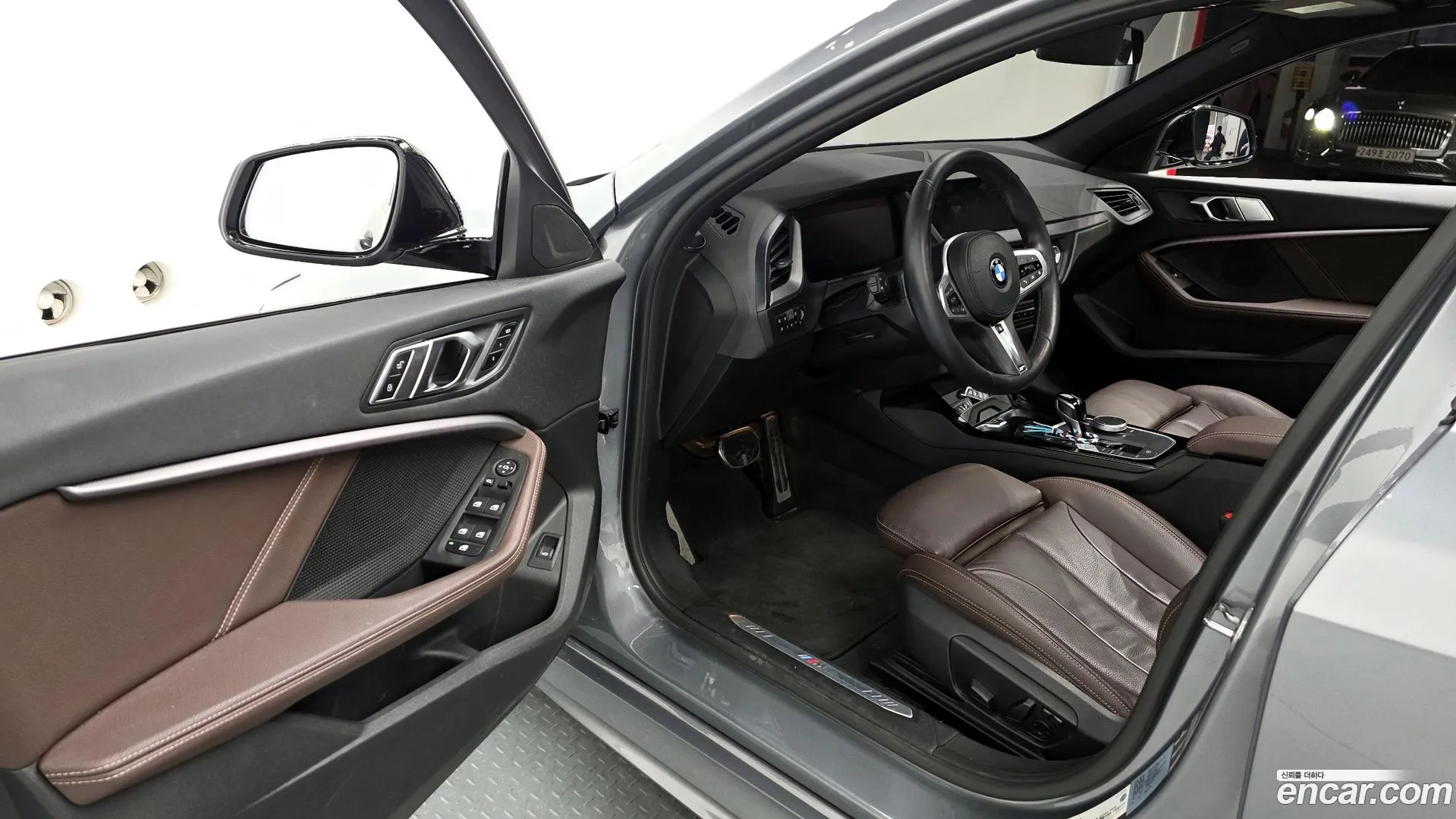 BMW 120i 2022 — фото 1