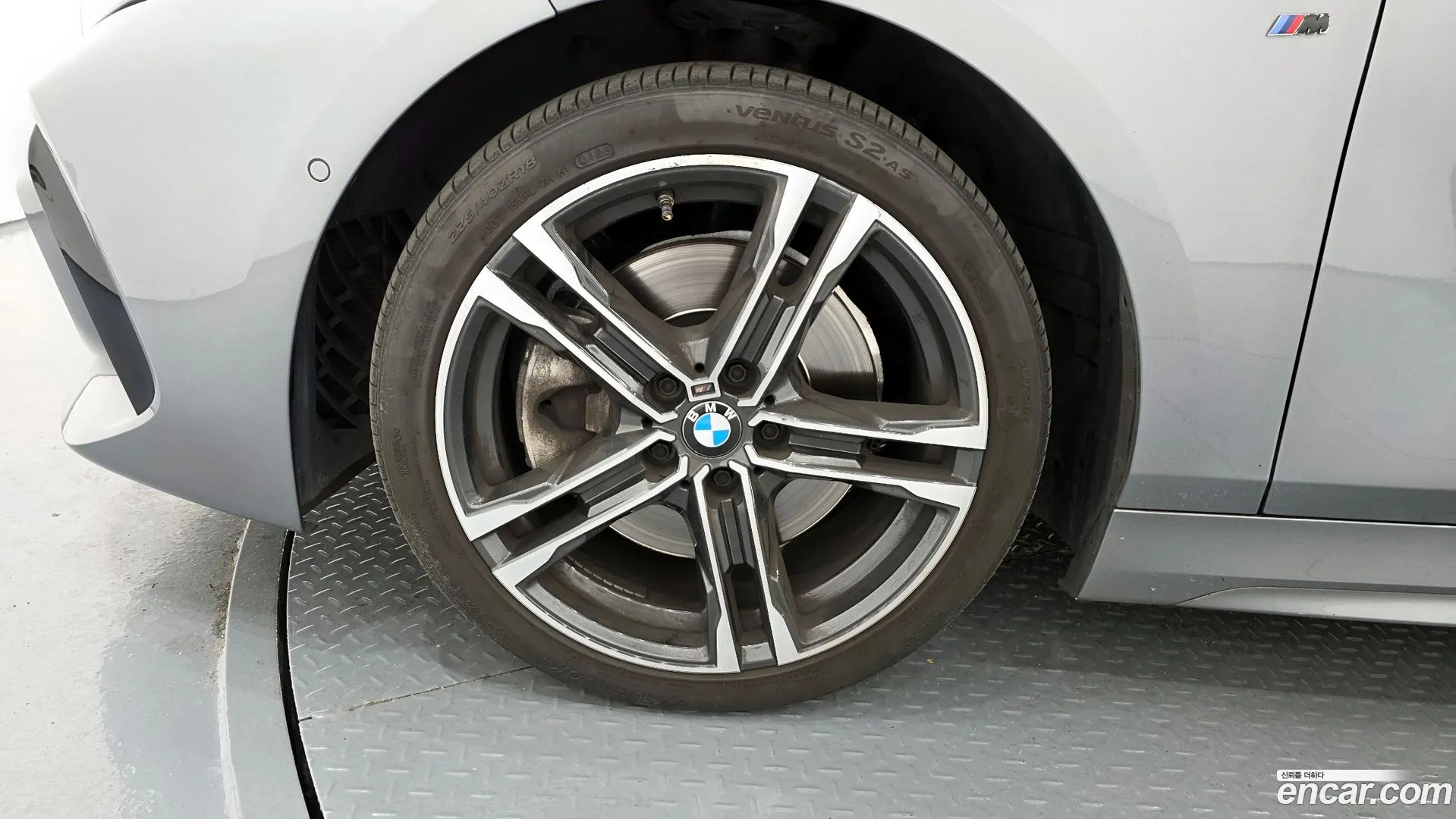 BMW 120i 2022 — фото 5