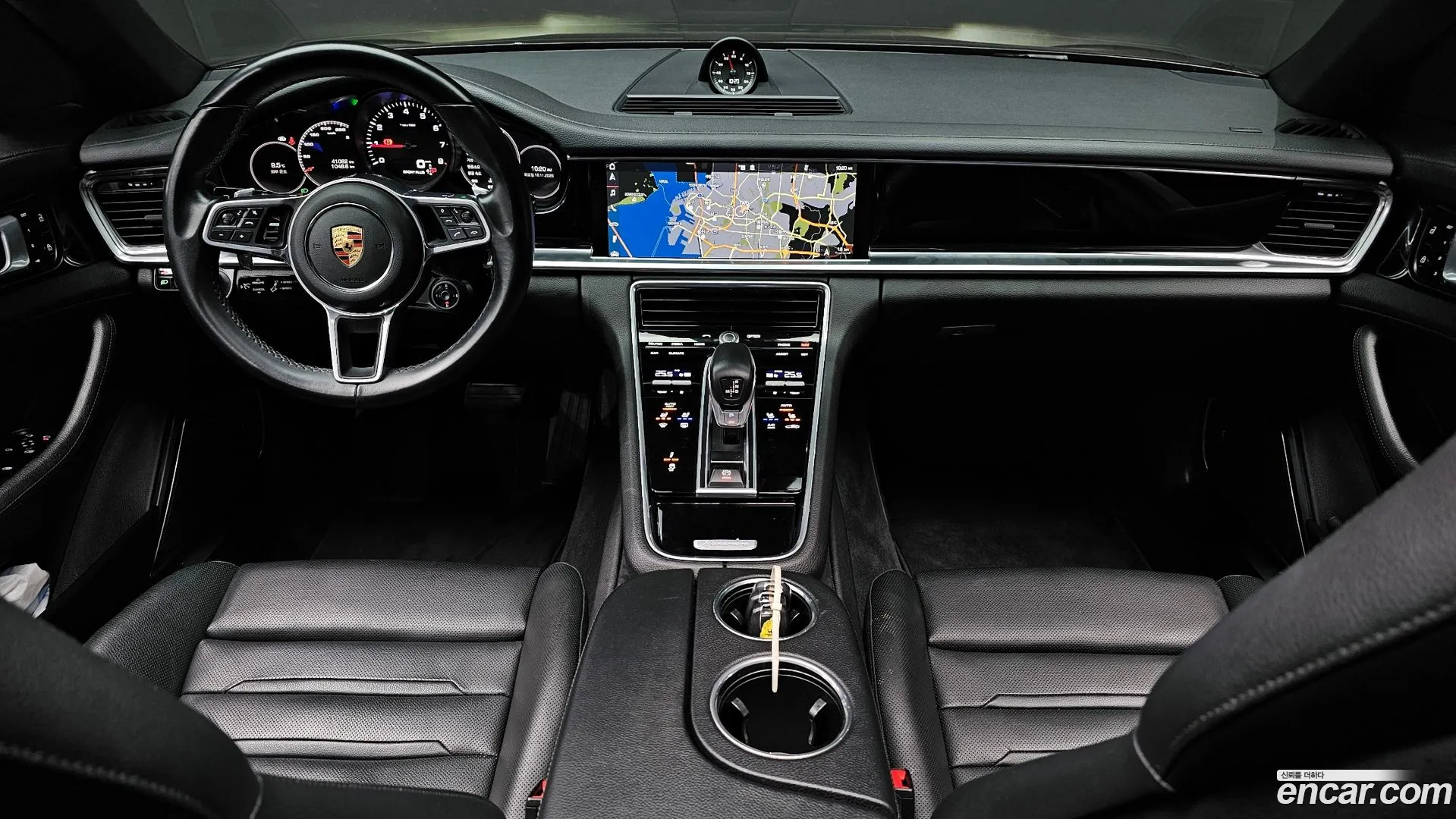 Porsche Panamera 2020 — фото 1