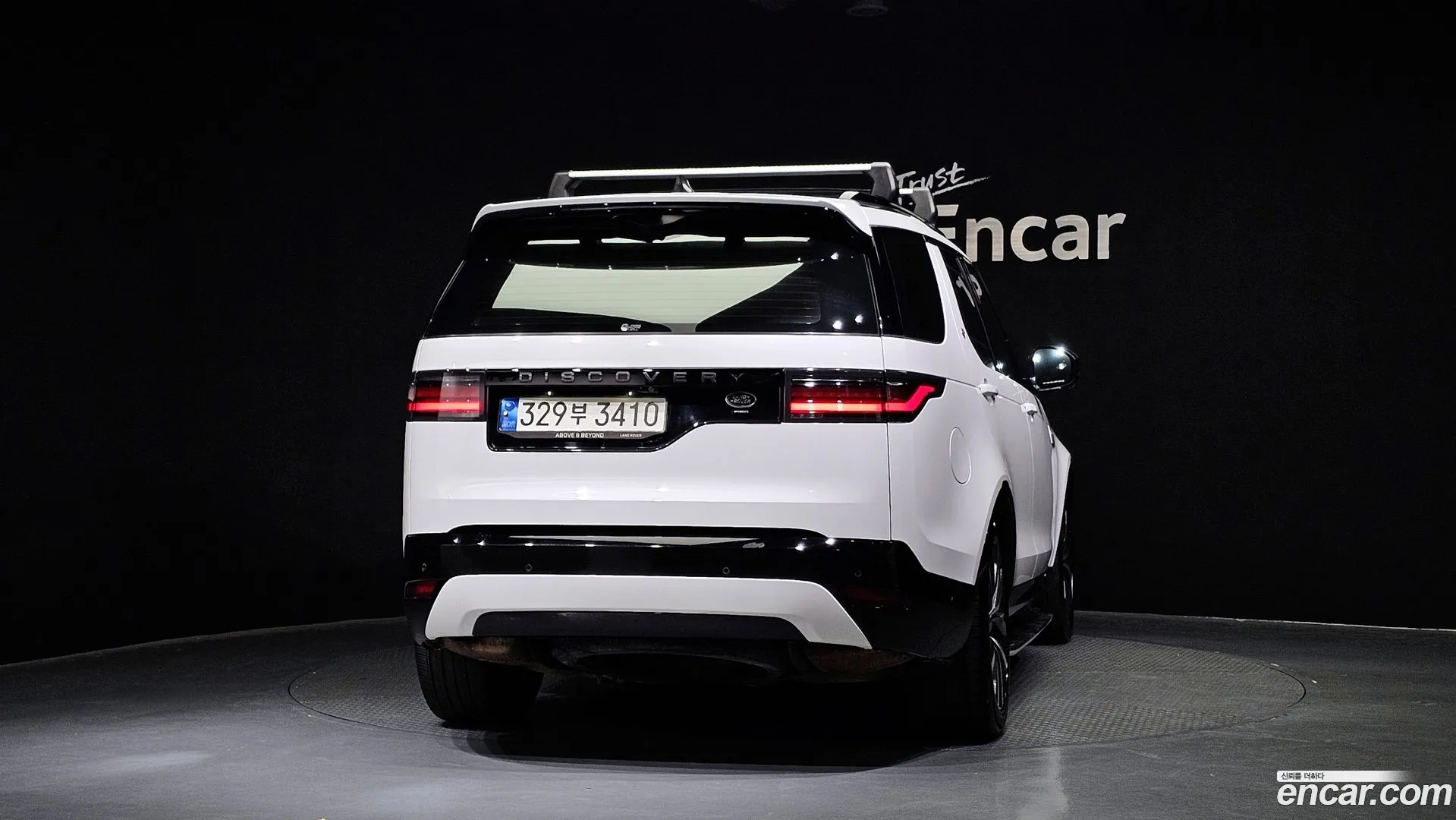 Land Rover Discovery 5 2021 — фото 1