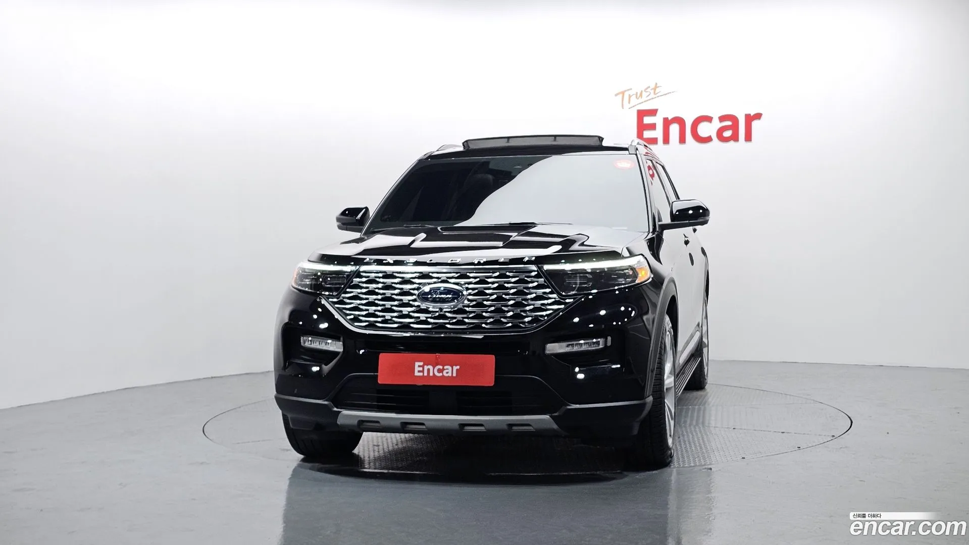 Ford Explorer 2021 — фото 1