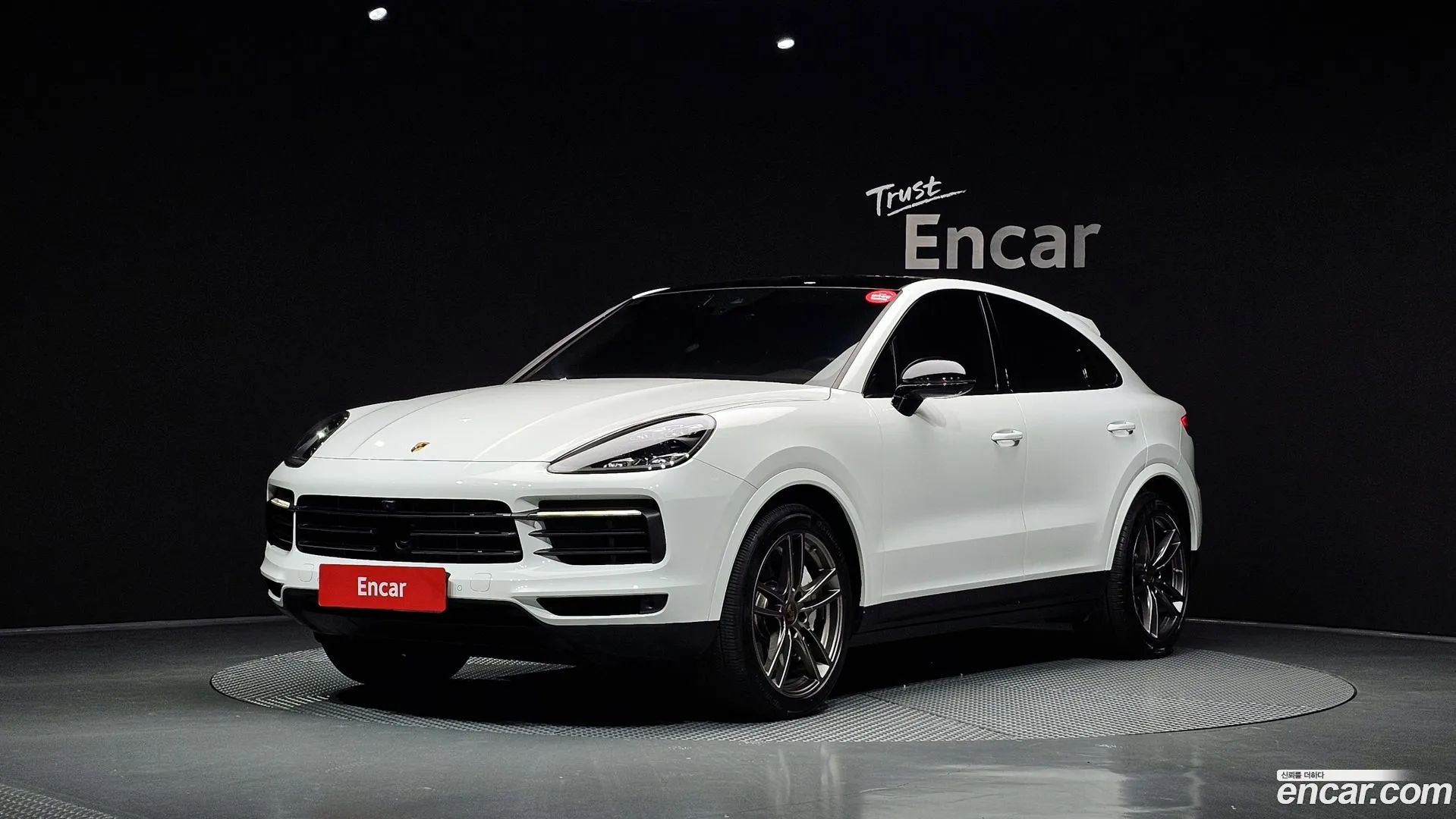 Porsche Cayenne 2020 — фото 1