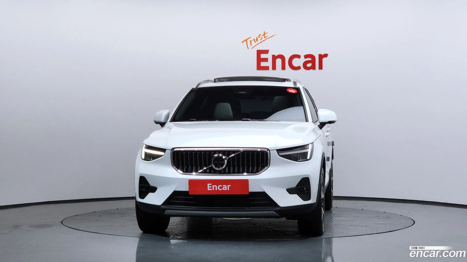 Volvo XC40 2023 — фото 3