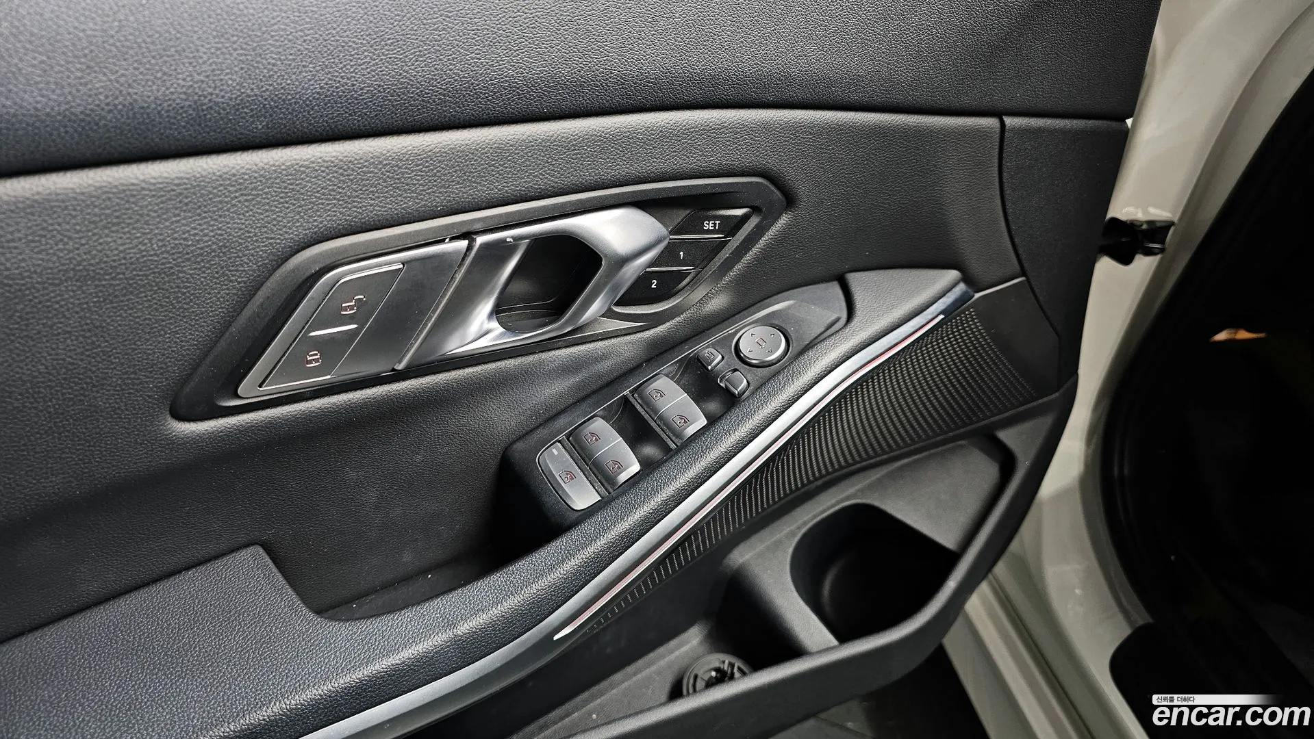 BMW 320i 2021 — фото 1