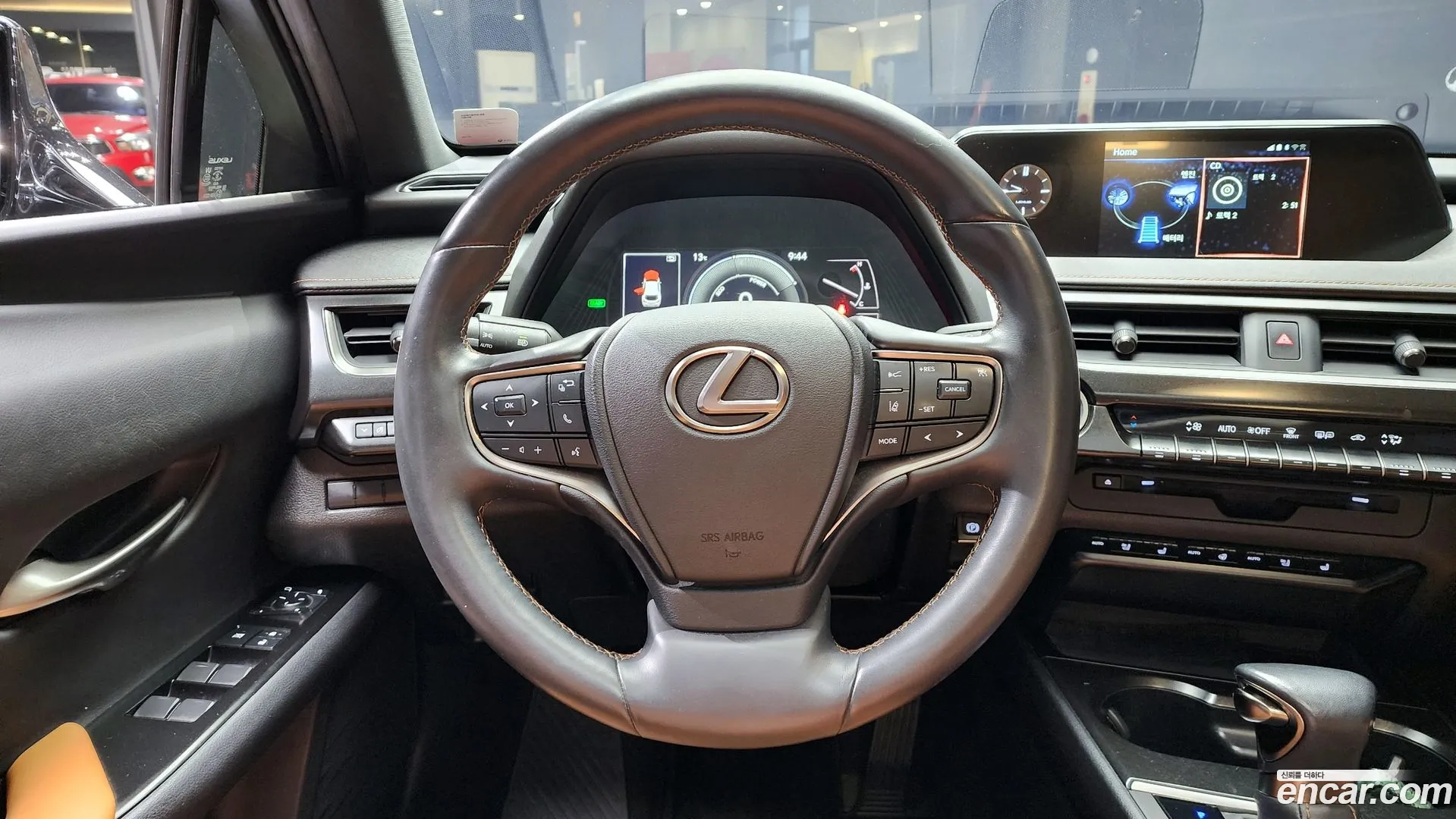 Lexus UX 250h 2021 — фото 2