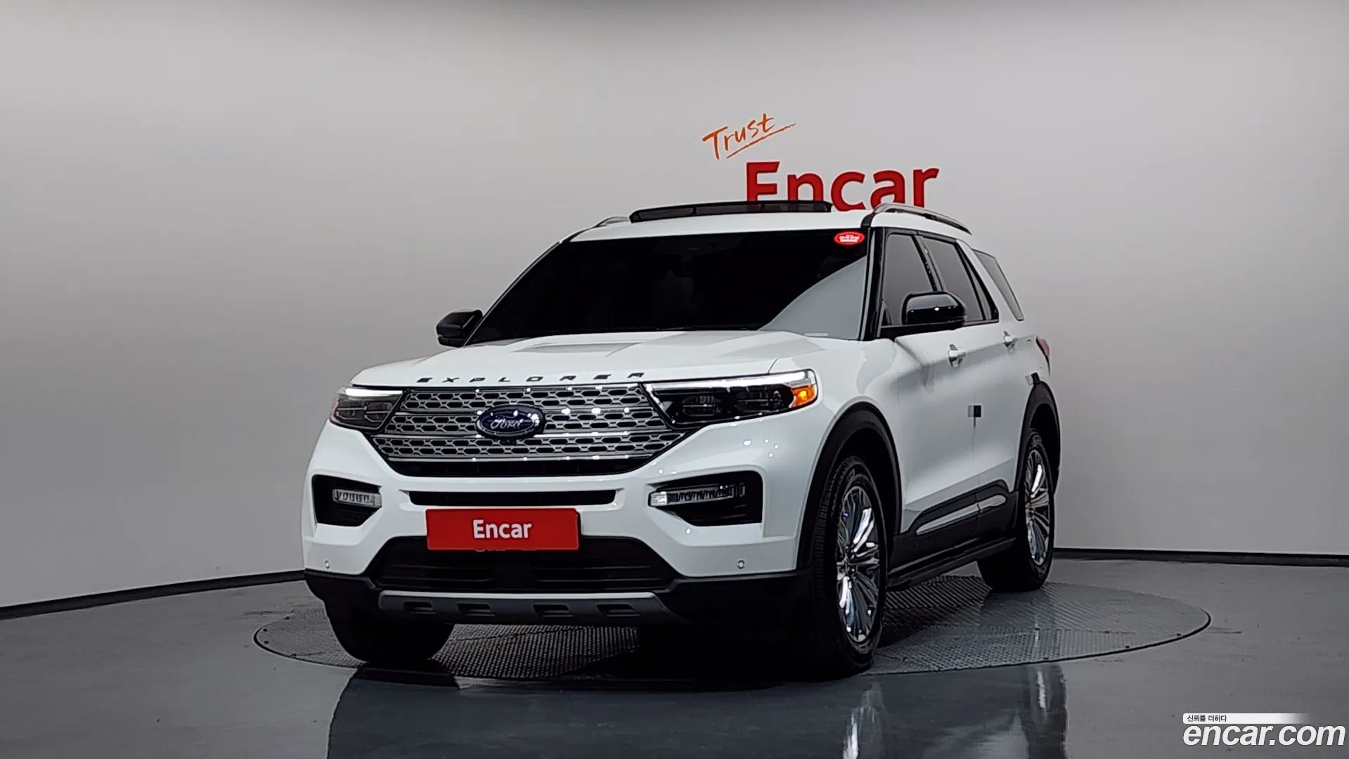Ford Explorer 2022 — фото 1