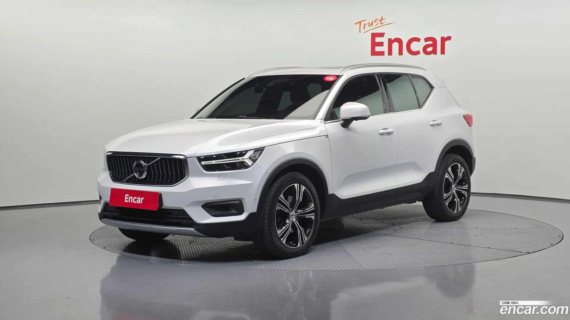 Volvo XC40 2021 — фото 2