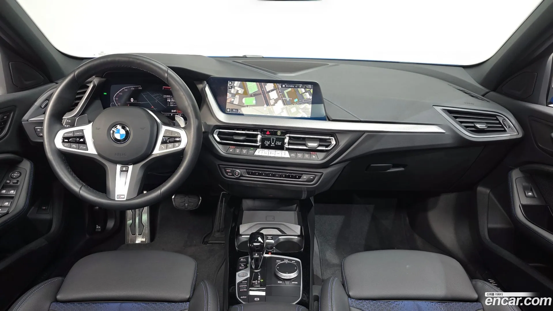 BMW 120i 2024 — фото 2