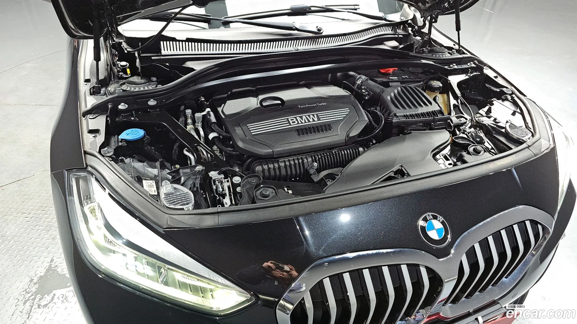 BMW 120i 2022 — фото 1