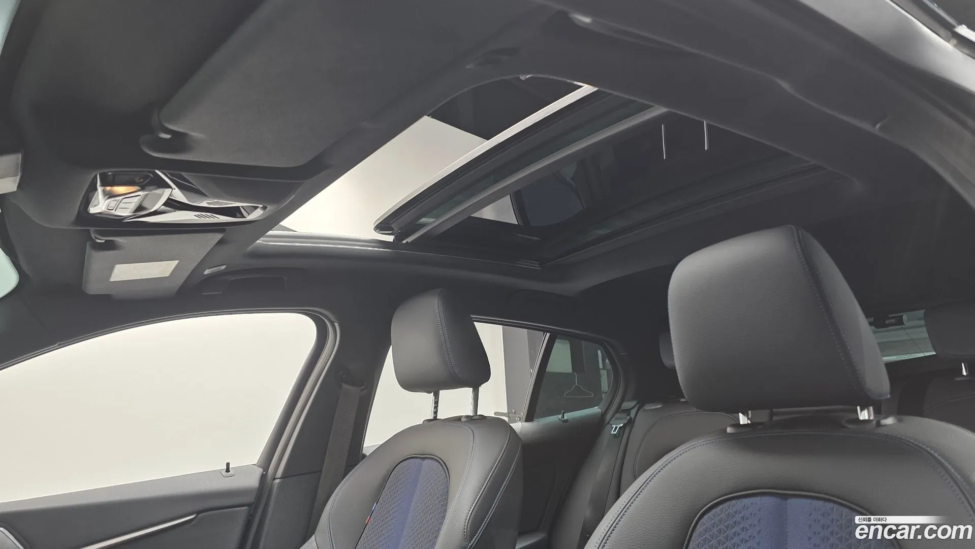 BMW 120i 2023 — фото 3