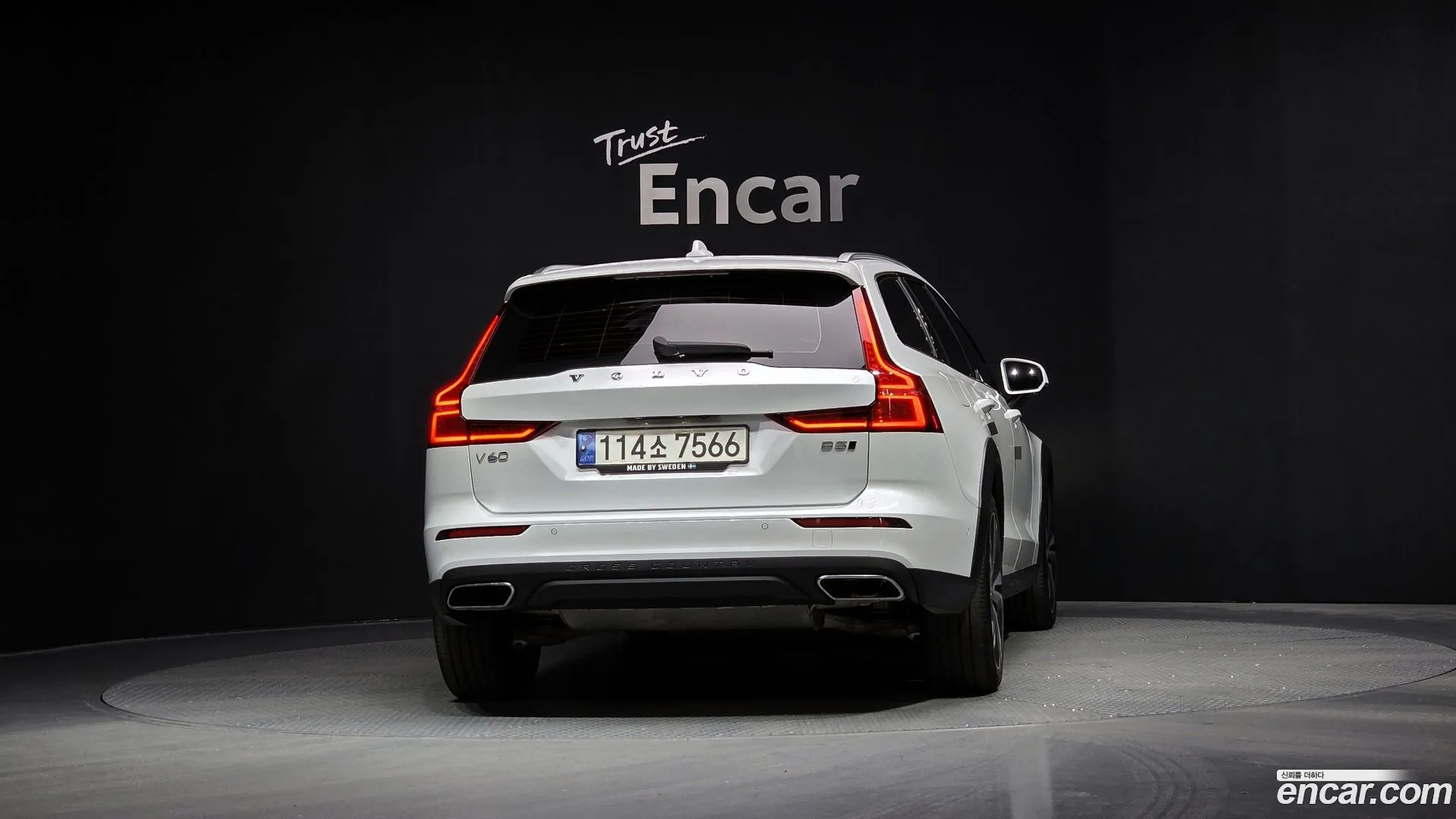 Volvo V60 Cross Country 2021 — фото 1