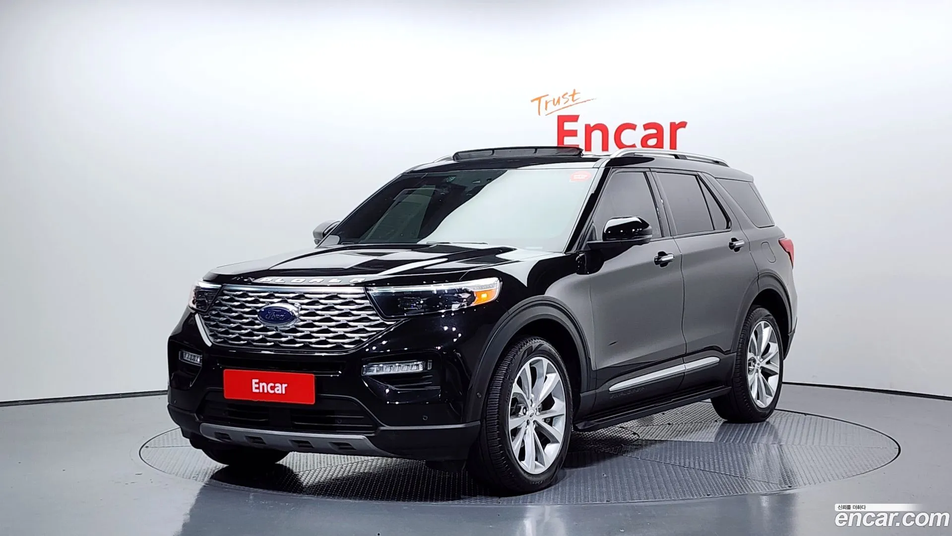 Ford Explorer 2022 — фото 1