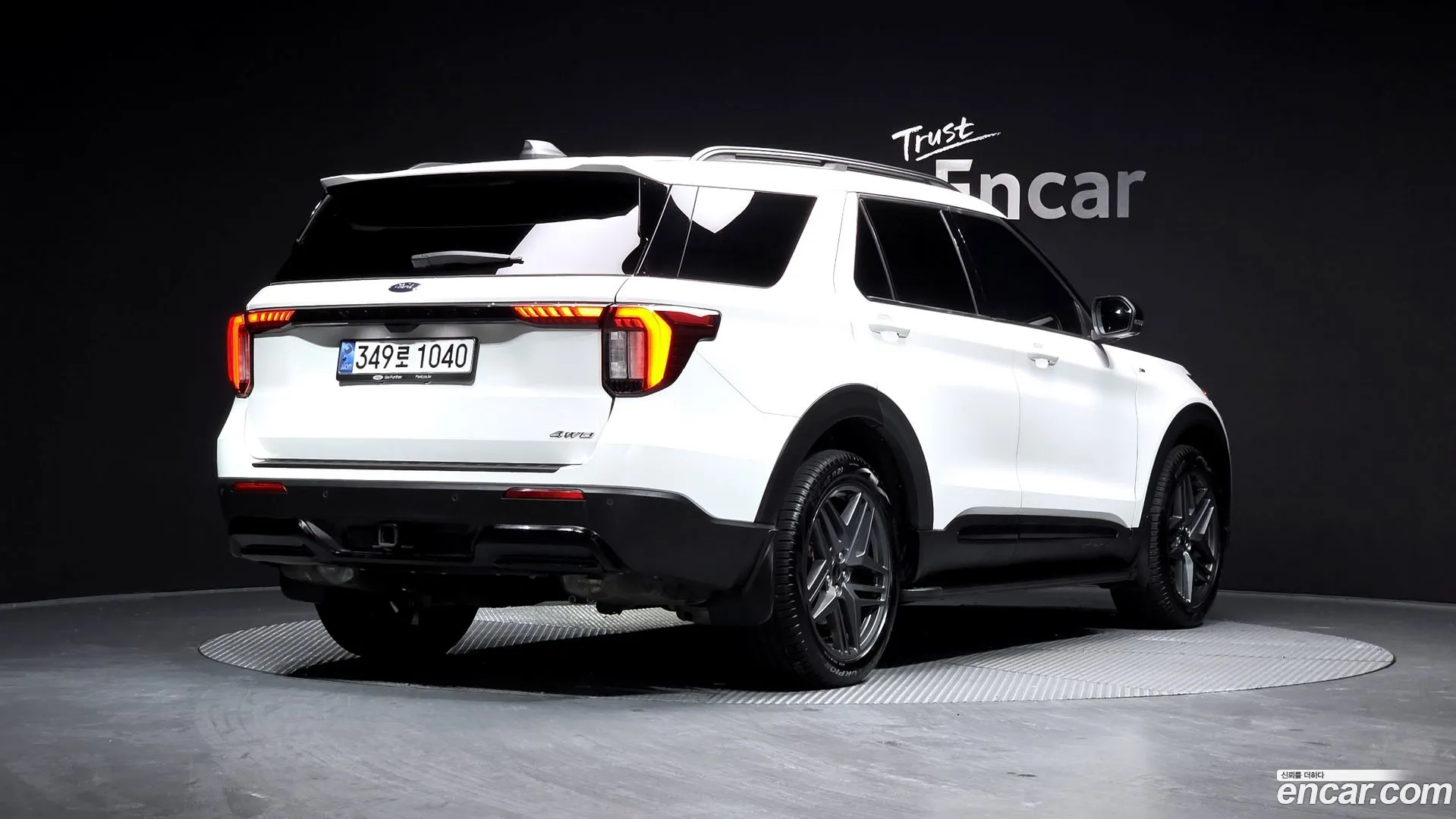 Ford Explorer 2025 — фото 1
