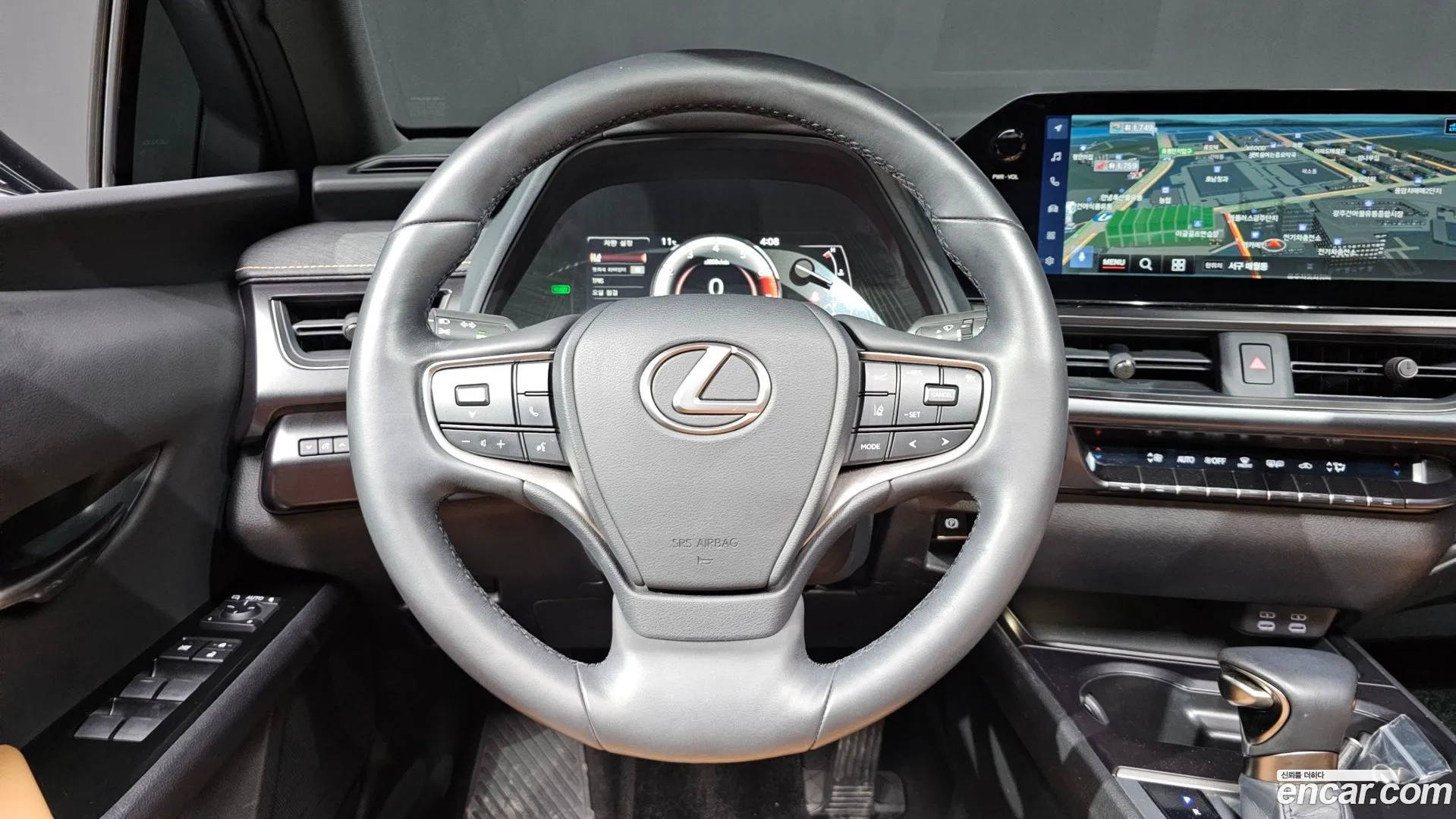 Lexus UX 250h 2024 — фото 4