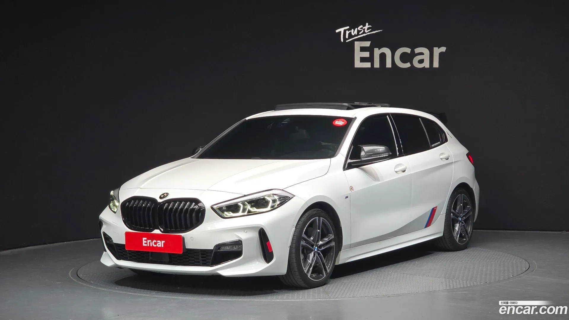 BMW 120i 2022 — фото 1