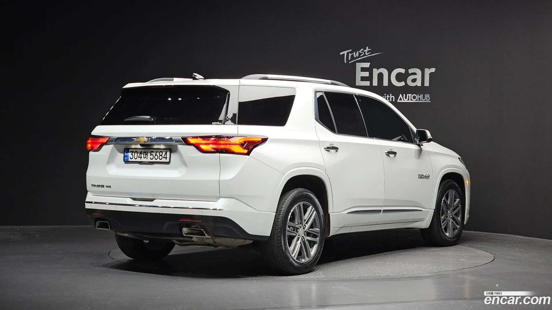 Chevrolet Traverse 2022 — фото 1