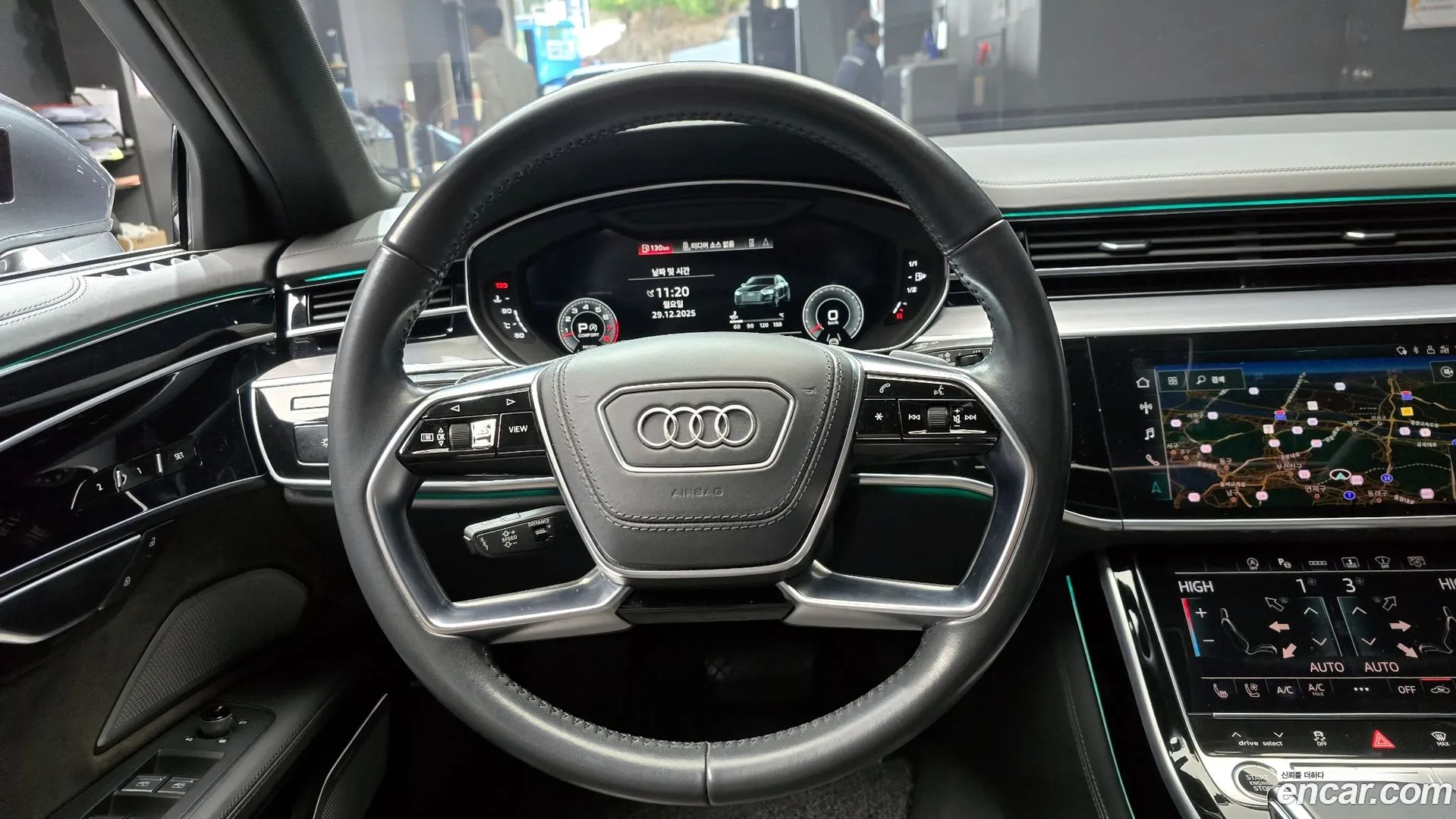 Audi A8 2021 — фото 1
