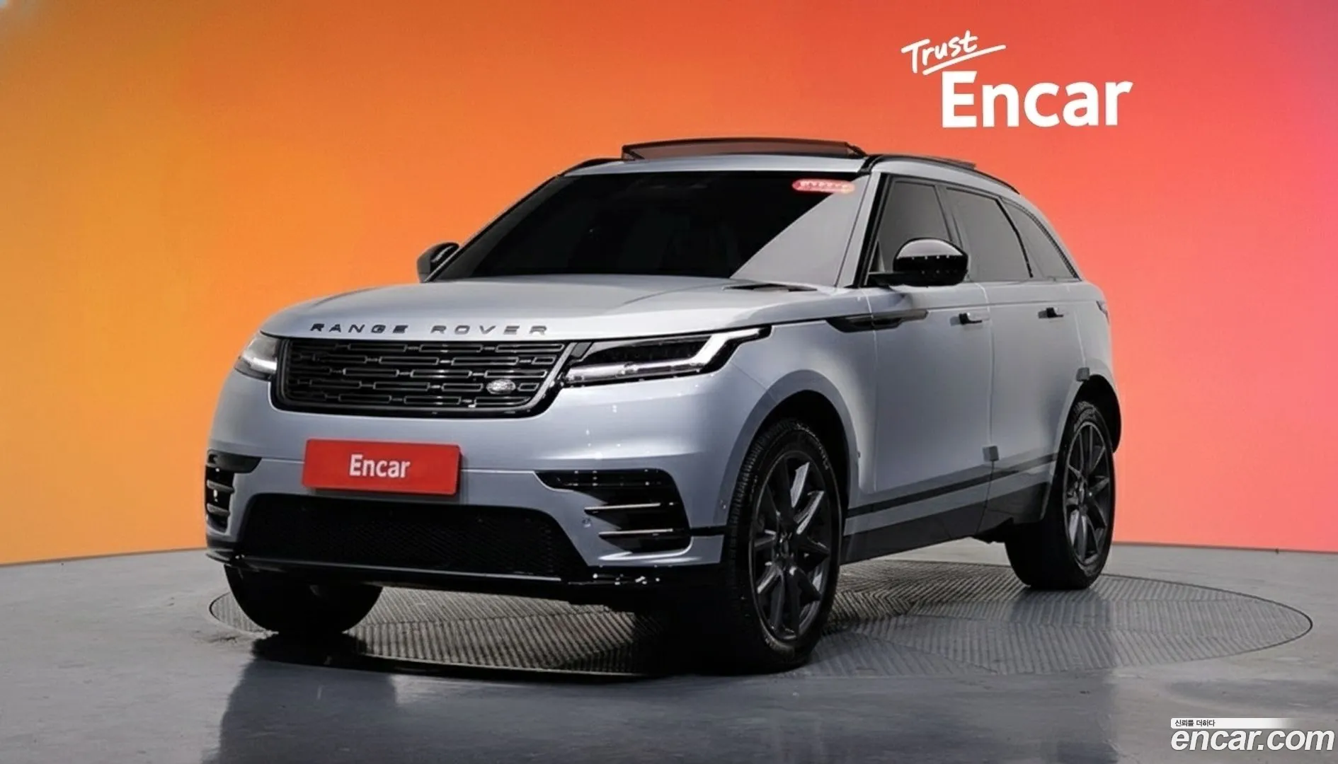 Land Rover Range Rover Velar 2024 — фото 1