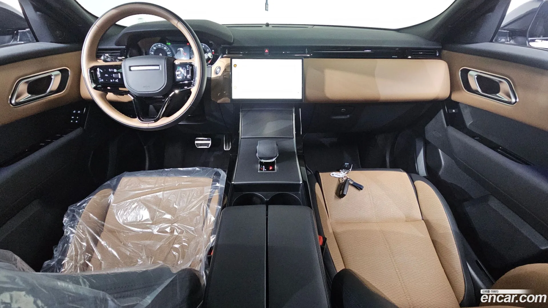 Land Rover Range Rover Velar 2024 — фото 2