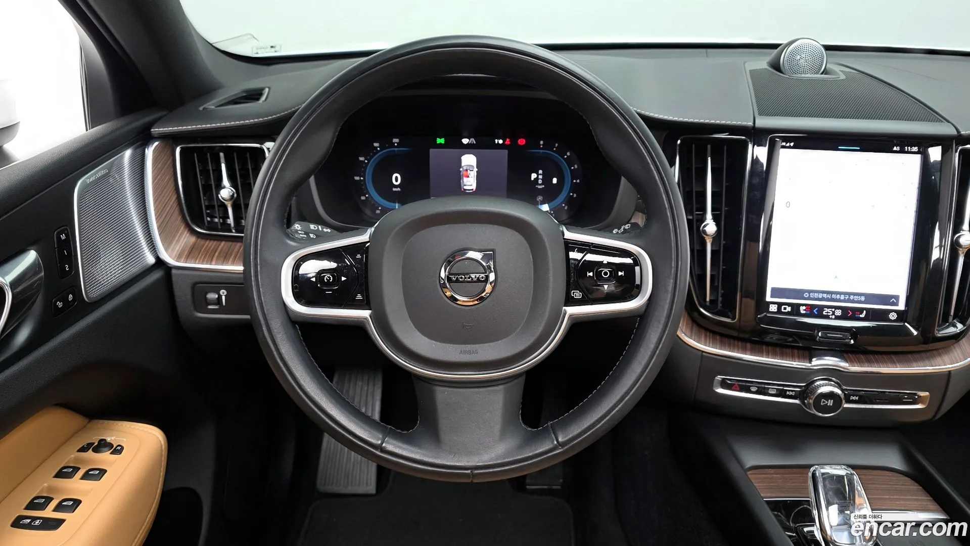 Volvo XC60 2022 — фото 3