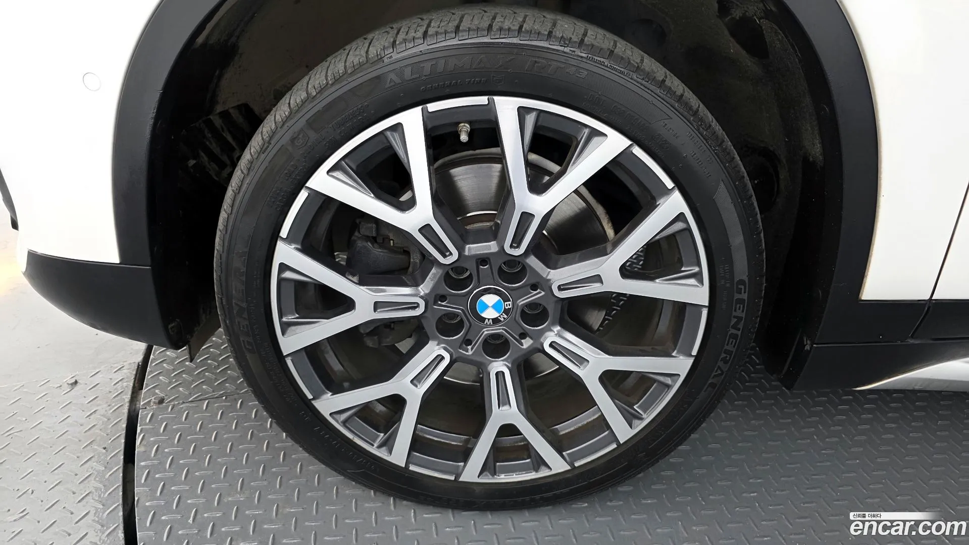 BMW X1 2022 — фото 1