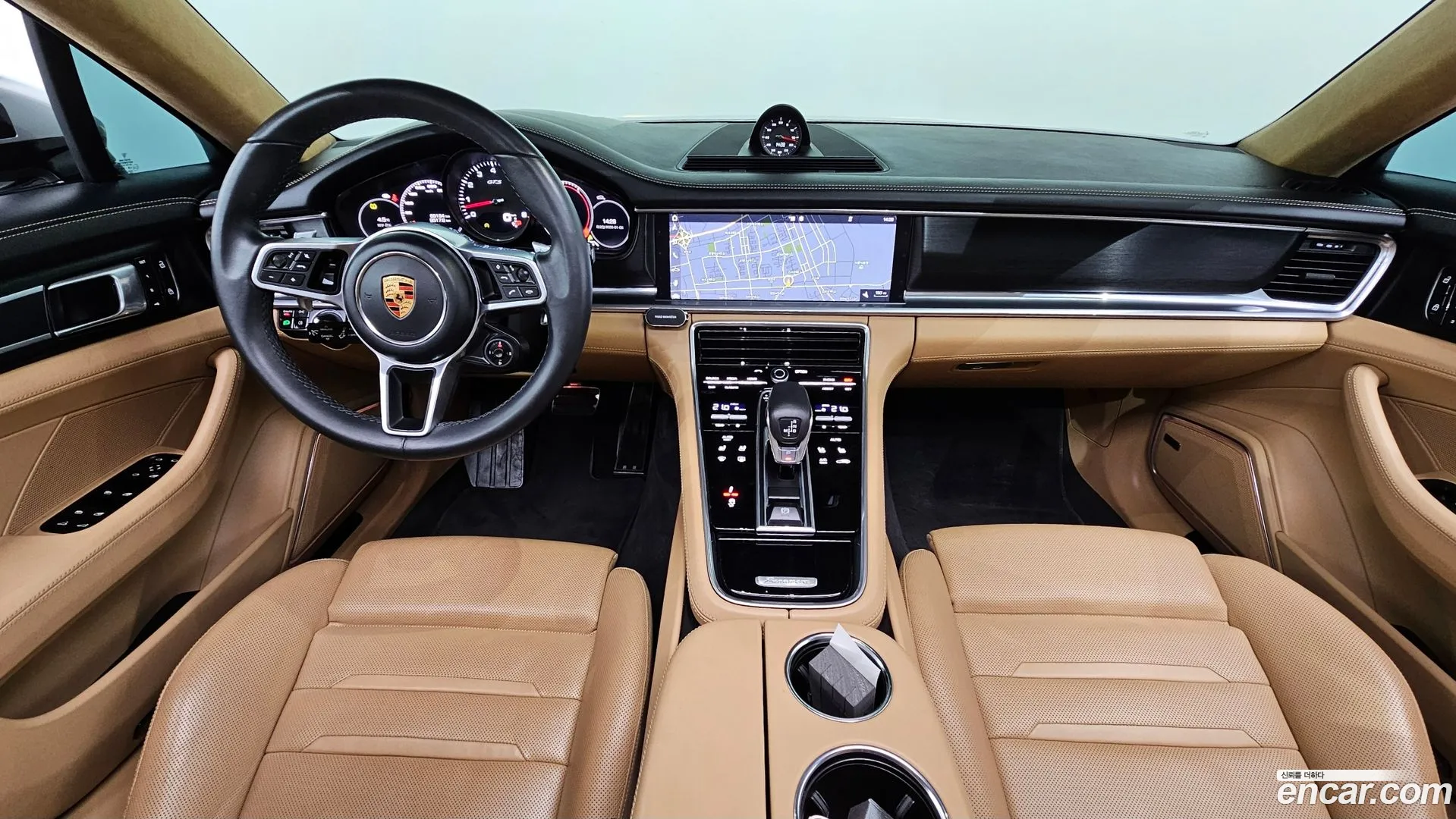 Porsche Panamera 2020 — фото 1