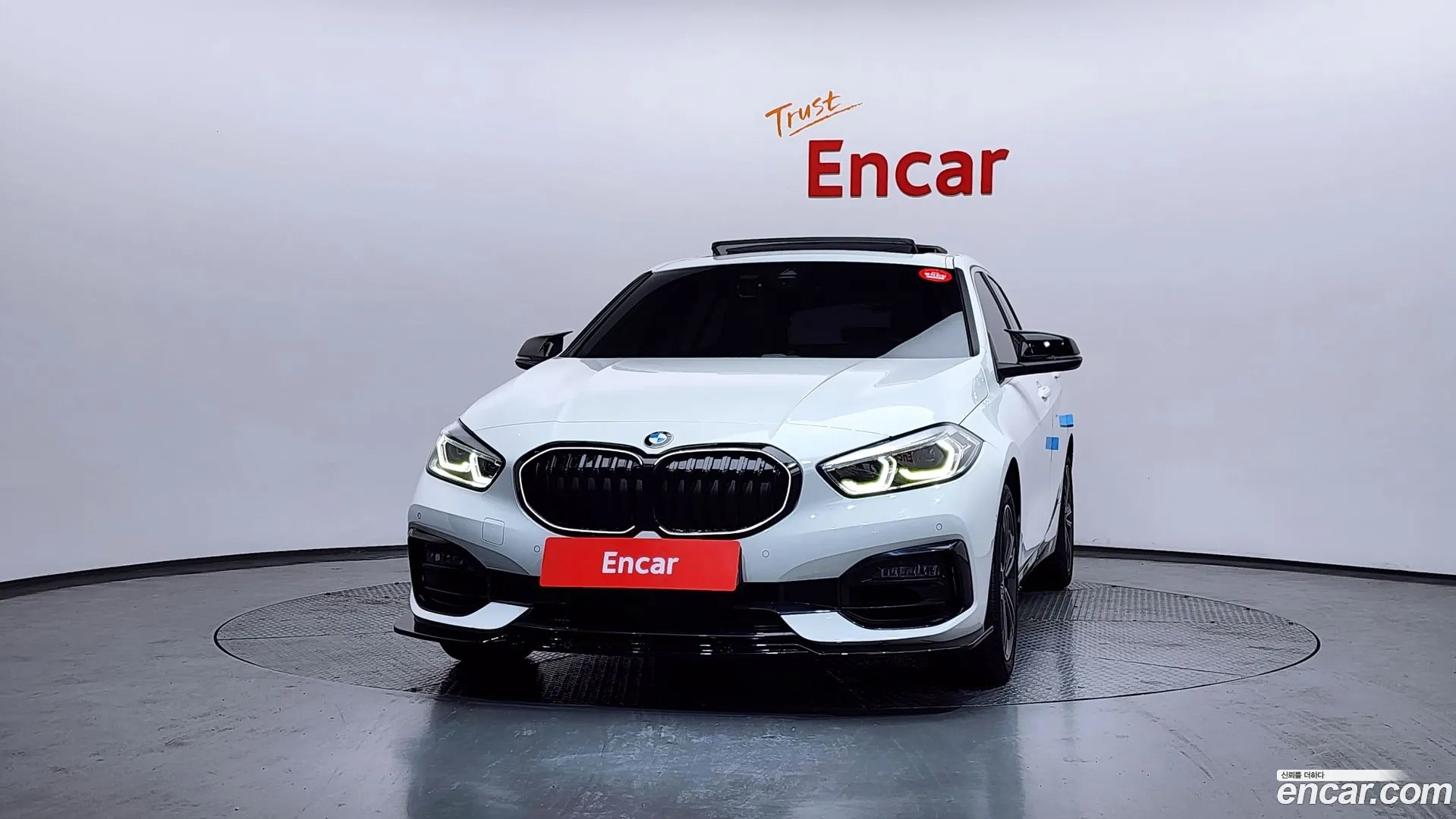 BMW 120i 2022 — фото 1