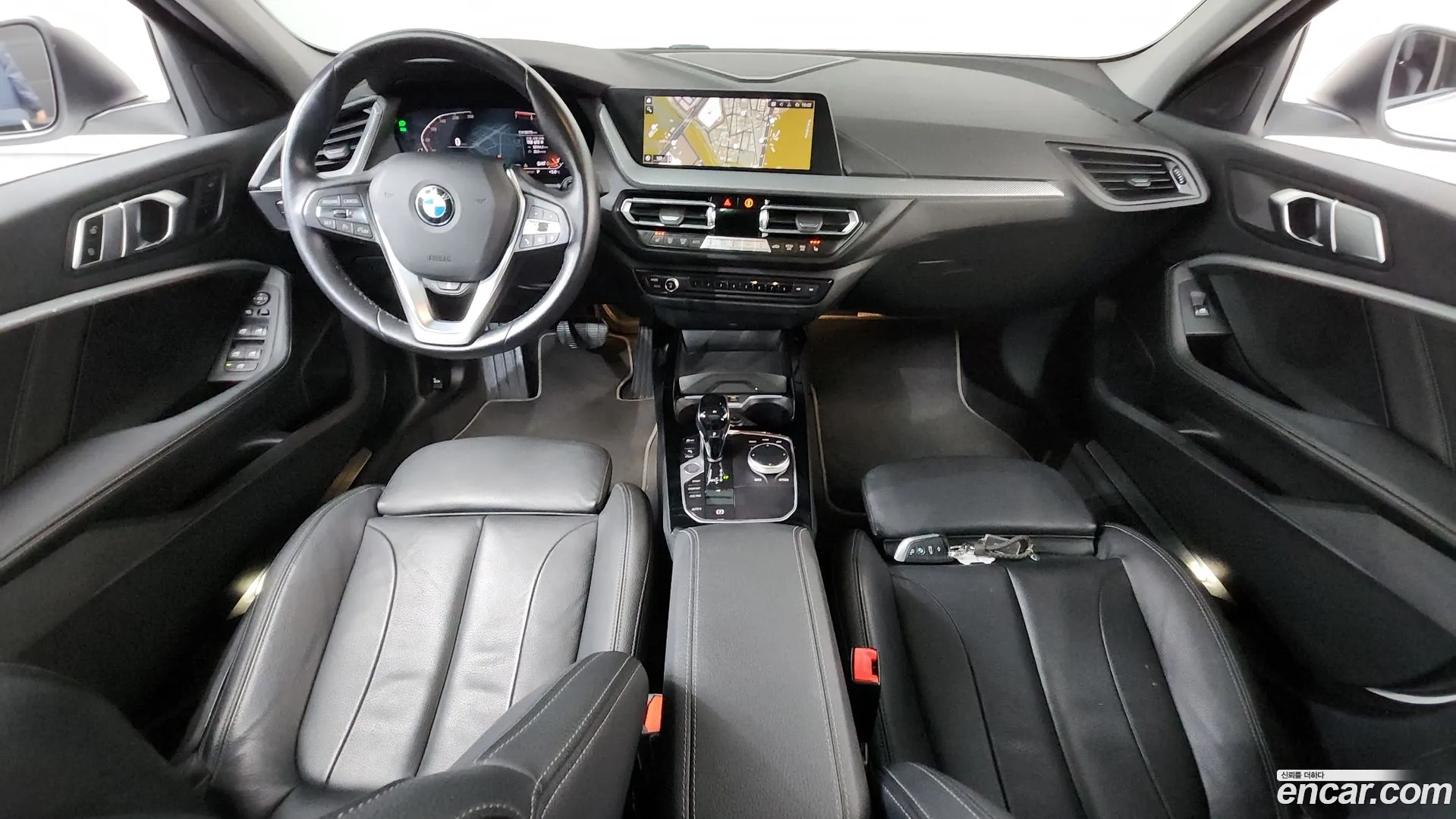 BMW 120i 2022 — фото 2