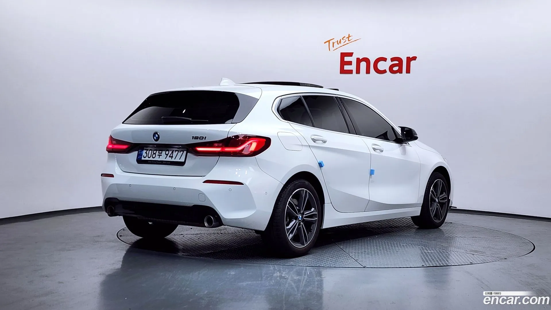 BMW 120i 2022 — фото 4