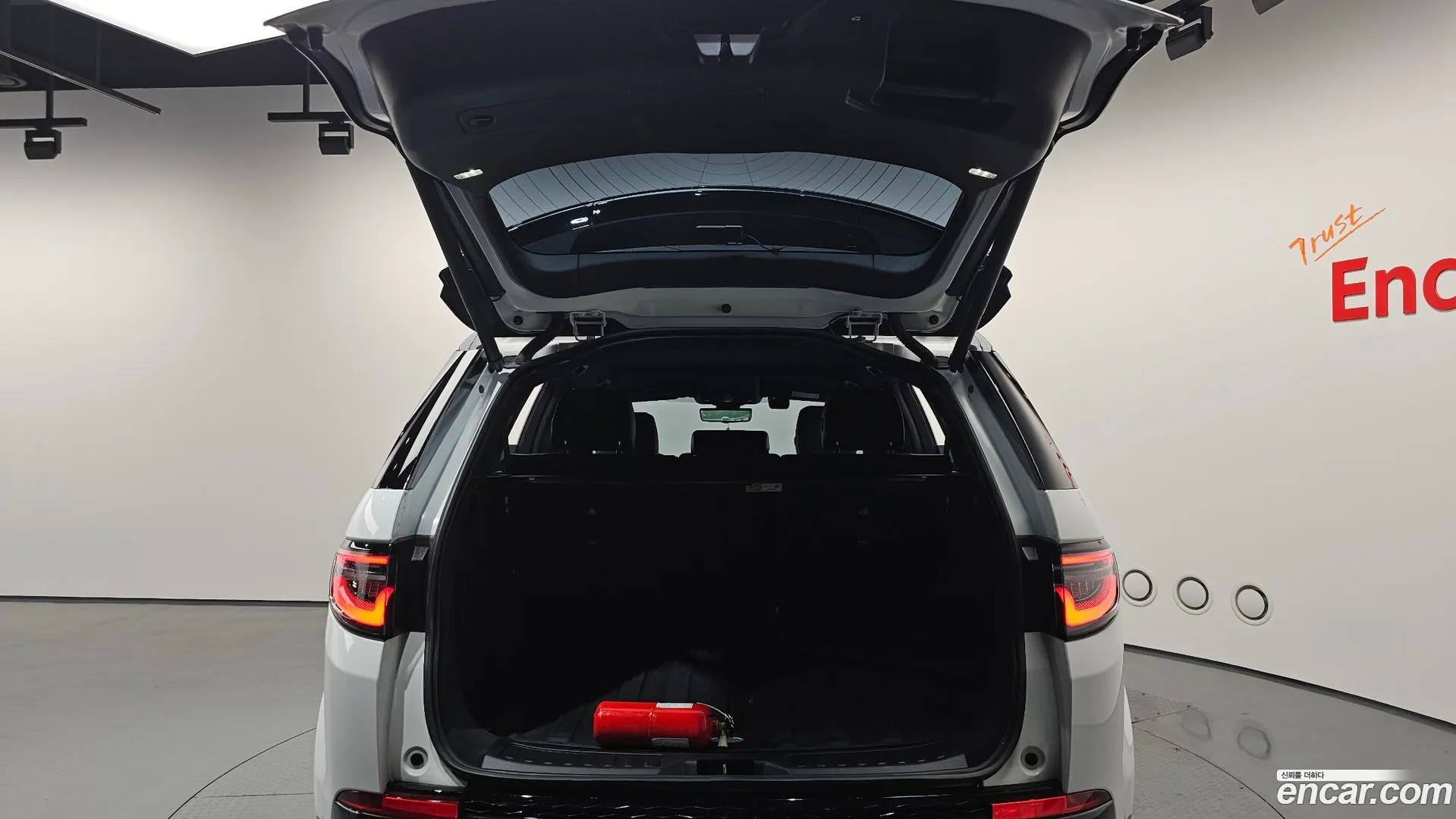 Land Rover Discovery Sport 2024 — фото 1