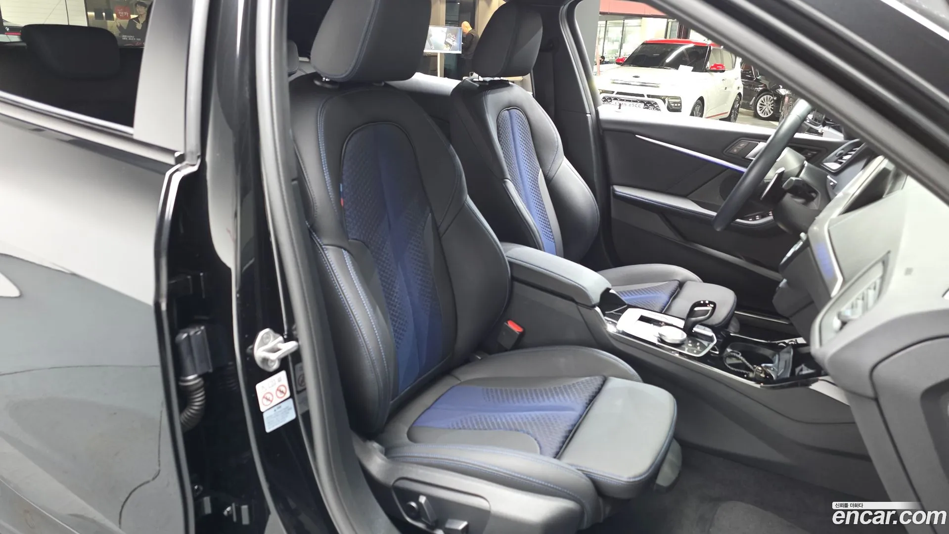 BMW 120i 2023 — фото 1