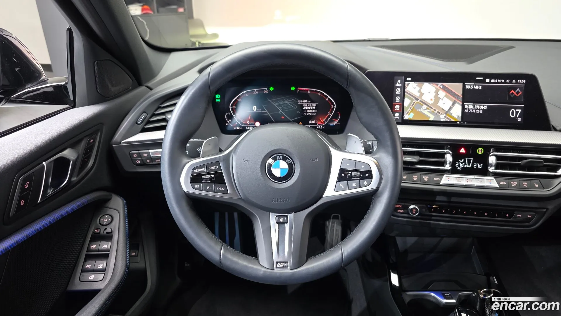 BMW 120i 2023 — фото 4