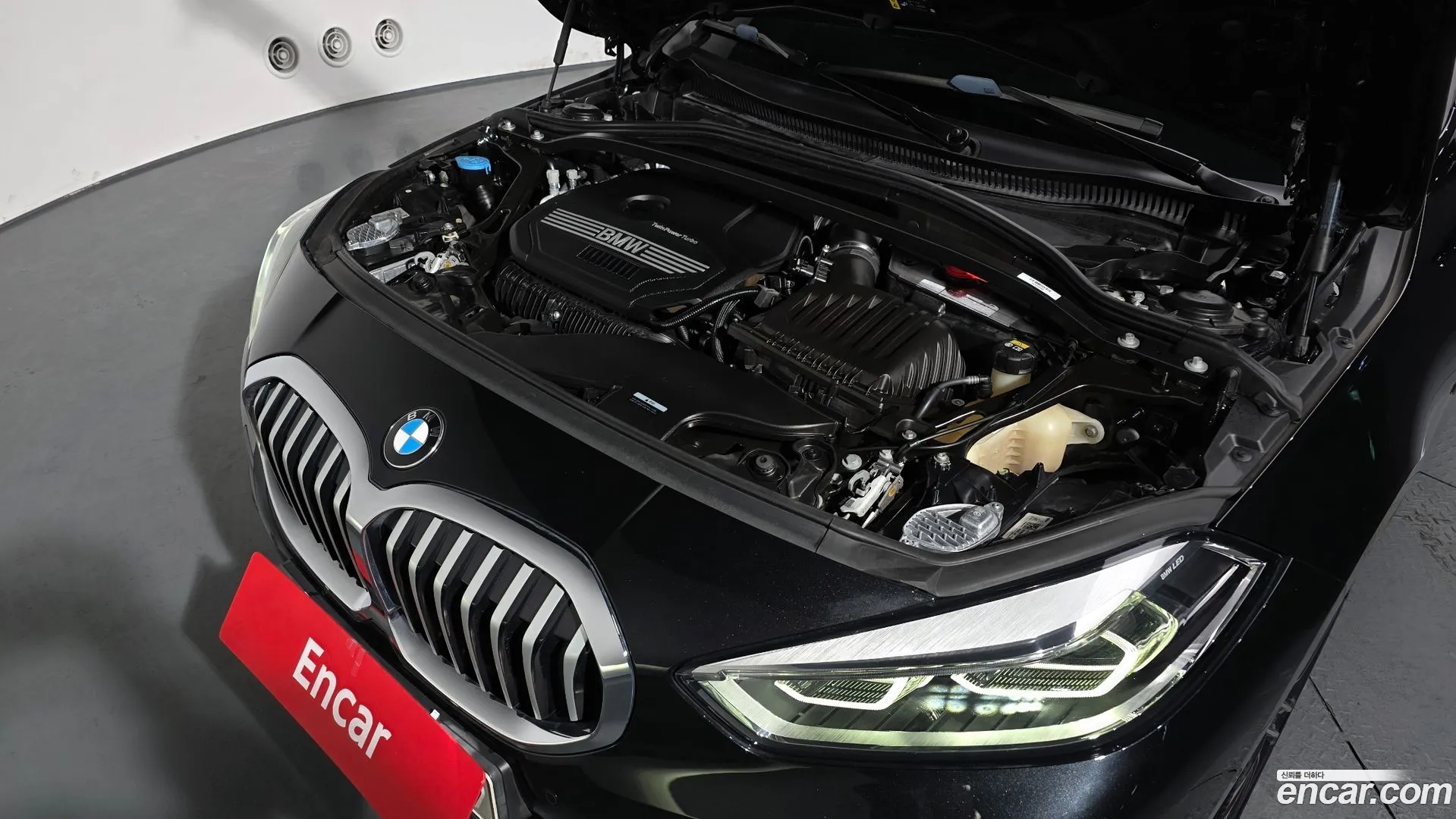 BMW 120i 2021 — фото 1