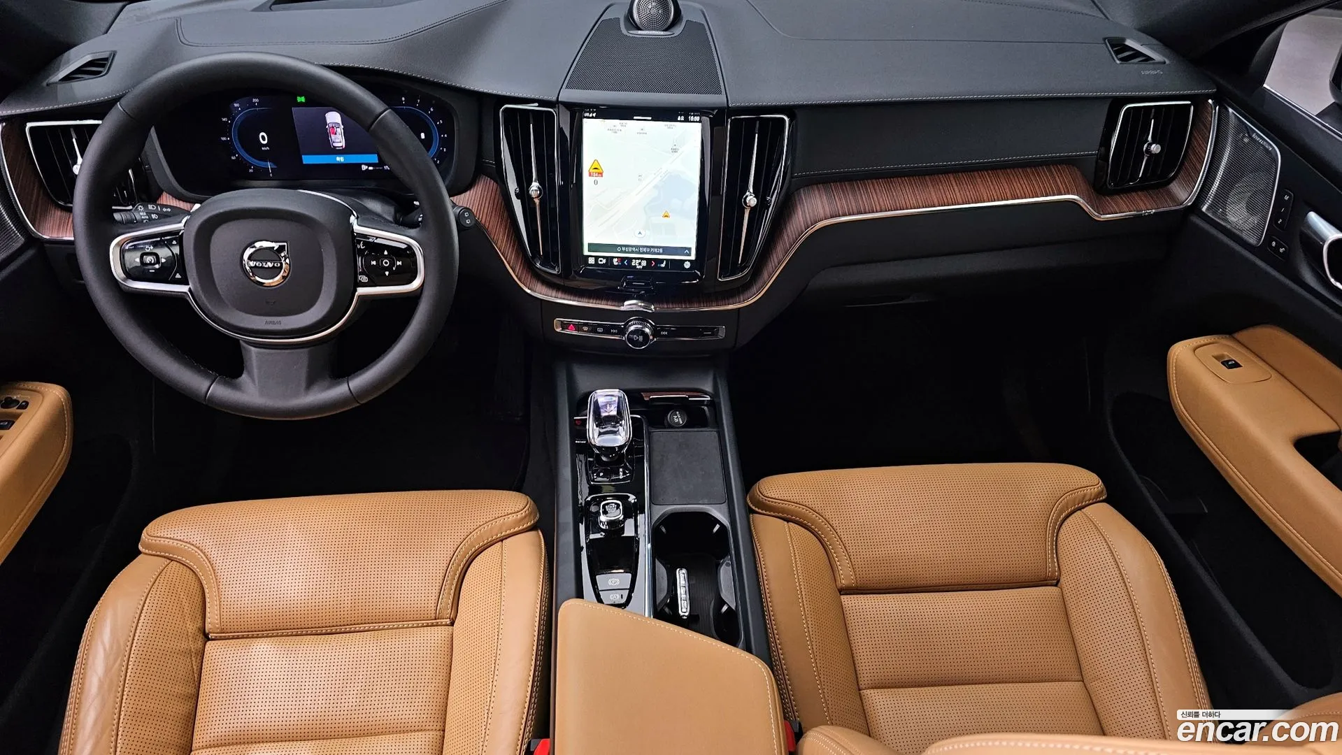 Volvo XC60 2024 — фото 2
