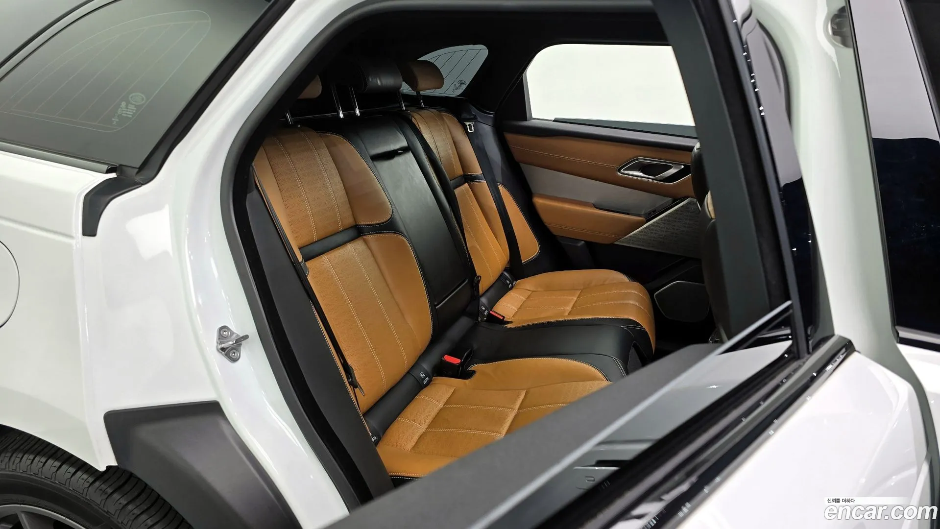 Land Rover Range Rover Velar 2022 — фото 3