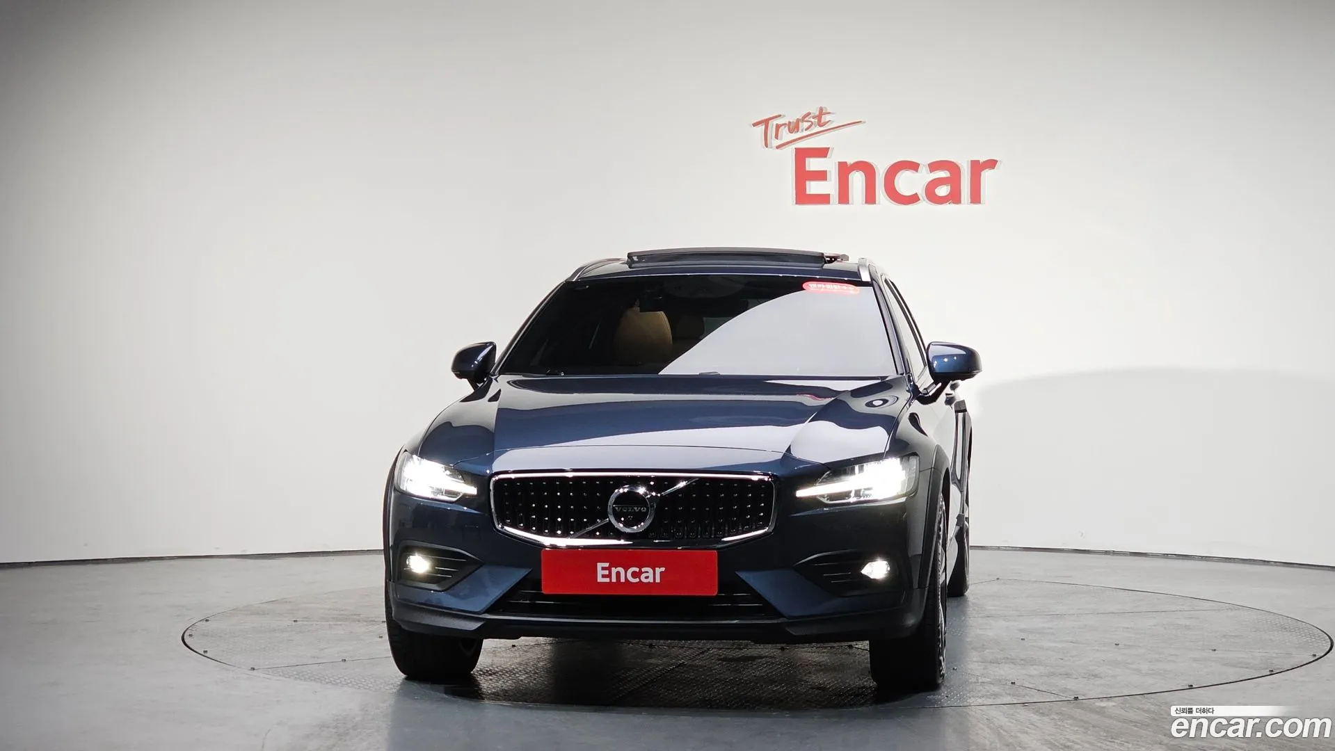 Volvo V60 Cross Country 2021 — фото 1