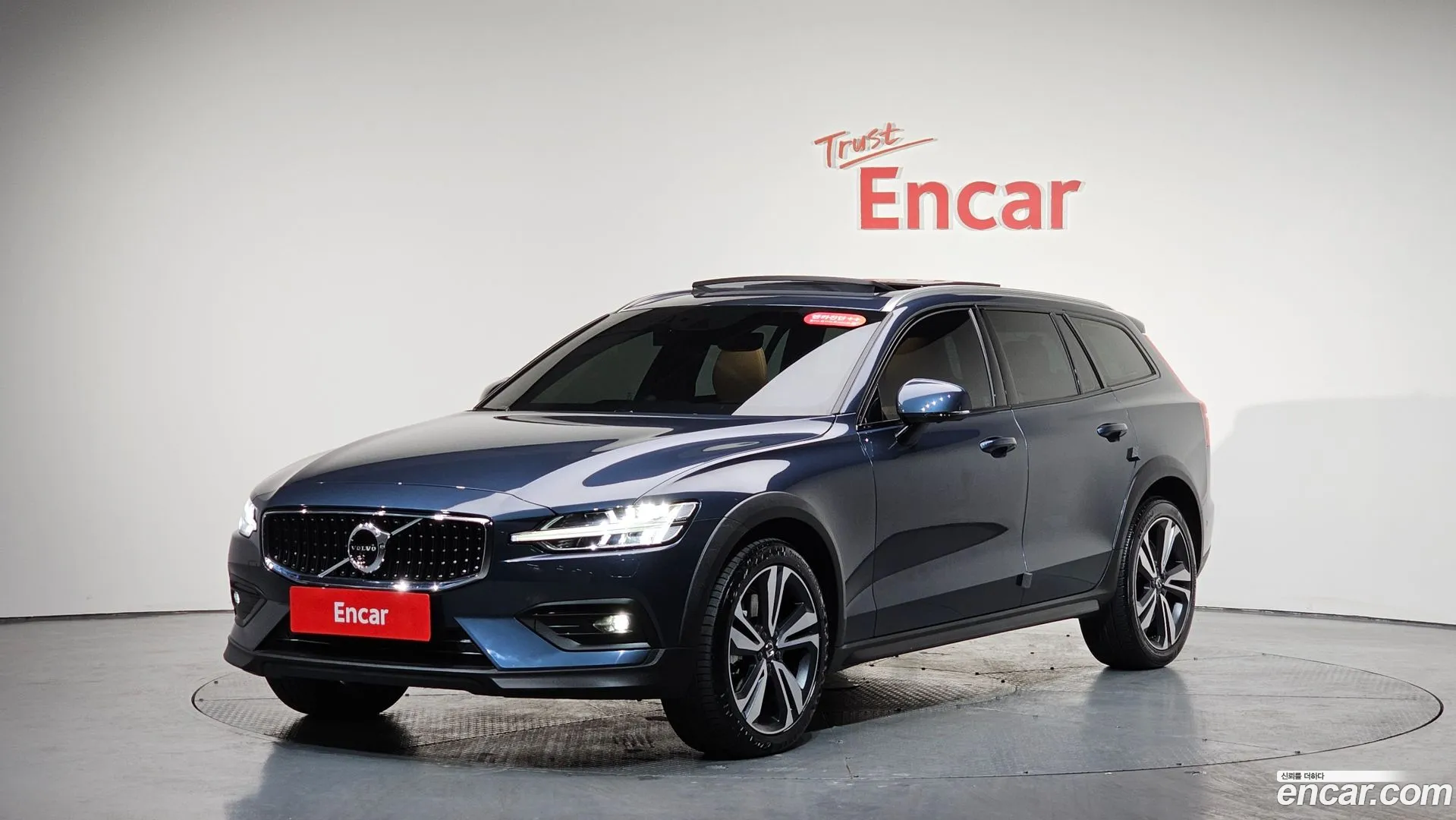 Volvo V60 Cross Country 2021 — фото 2